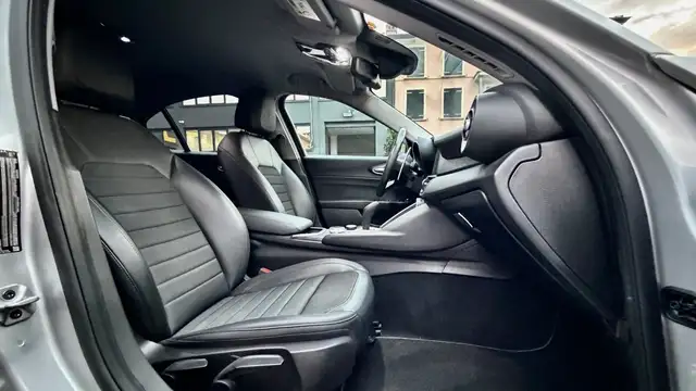 Alfa Romeo Giulia view 13