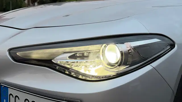 Alfa Romeo Giulia view 4