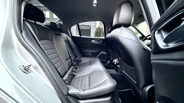 Alfa Romeo Giulia view 12