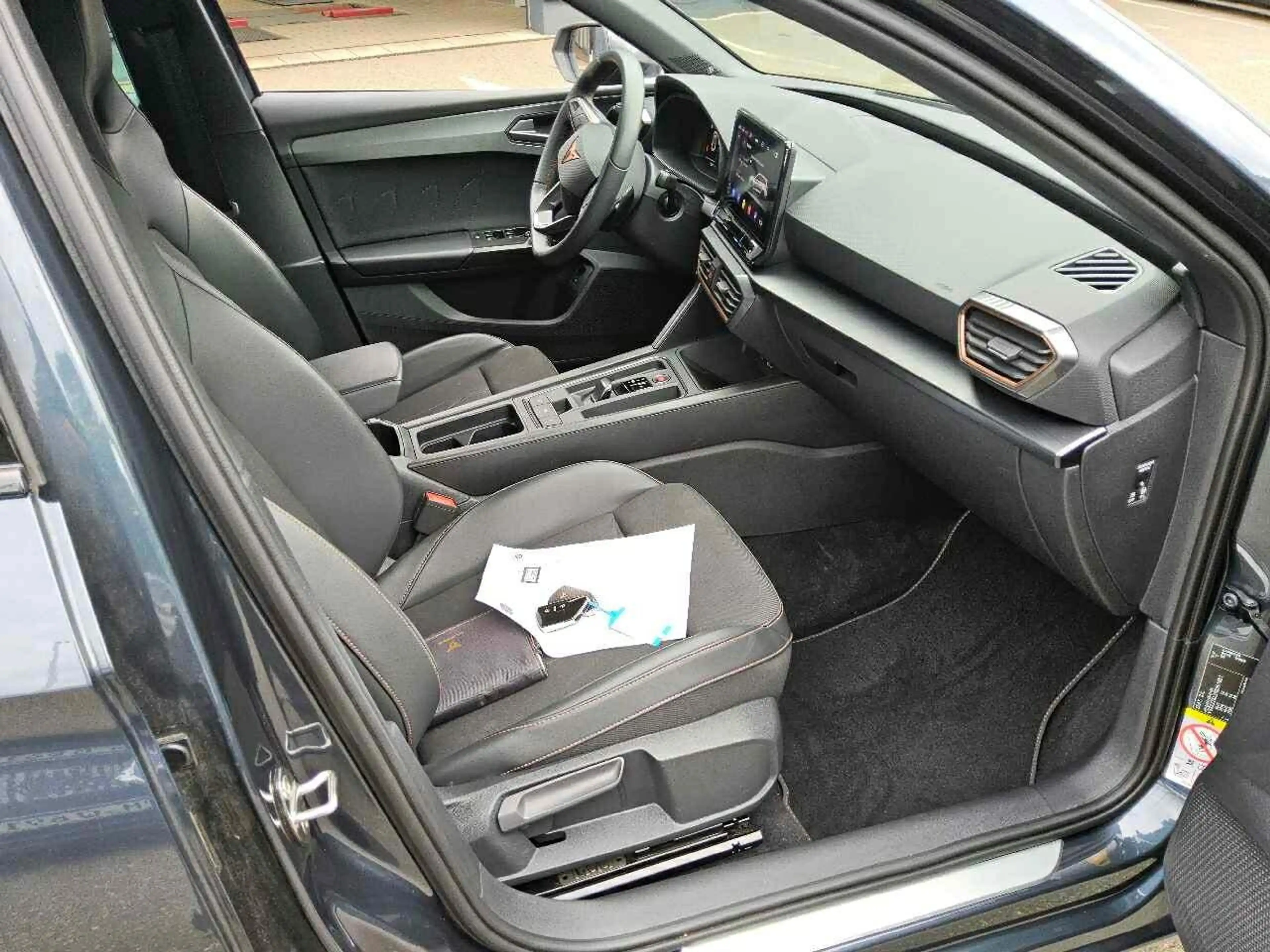 CUPRA Leon ST 2.0 TSI AHK Pano Vision Plus Beats Memory — photo 6