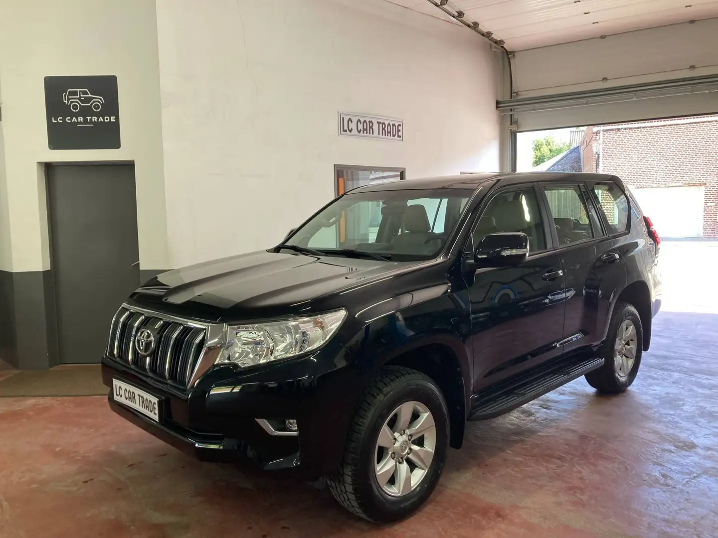 Toyota Land Cruiser 2L8 D4D 177CV avec 39.000 kms!!!!!!!!!!!! Noir - 1
