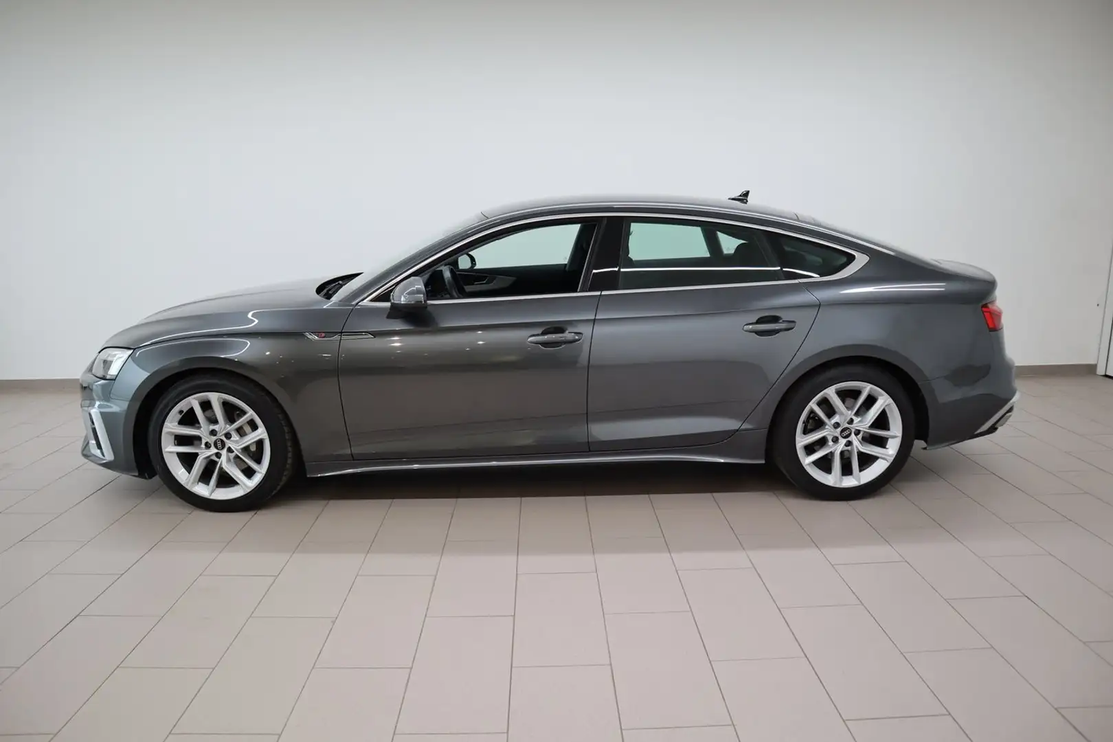 Audi A5 40 TDI S line Grau - 2