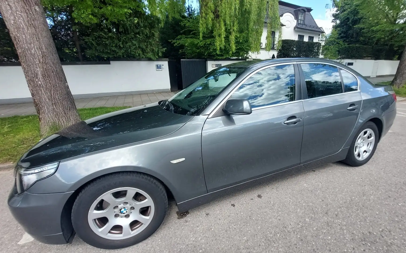 BMW 523 523i Grau - 2