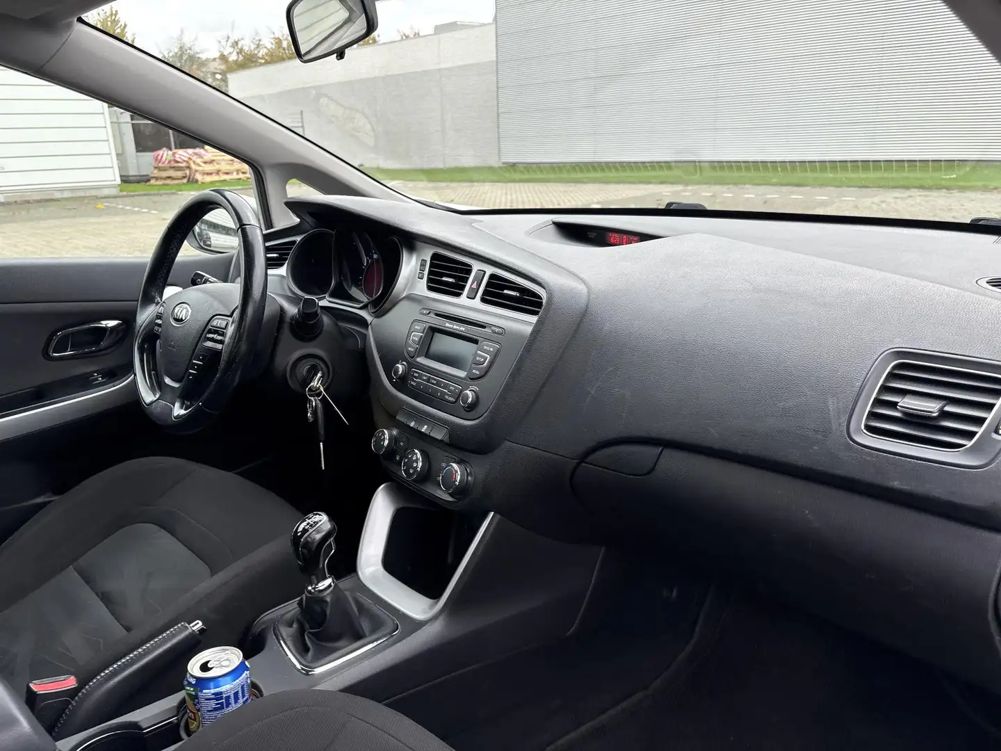 Kia Ceed / cee'd 1.6 CRDi Business Navigator | 5 Deurs | Airco | Cr Grijs - 2