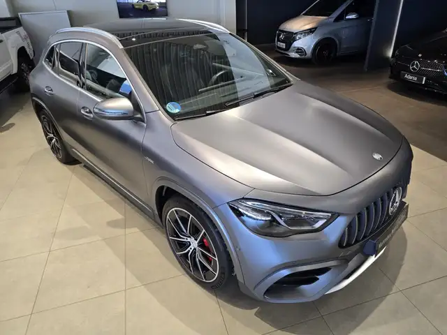 Mercedes-Benz Gla view 12