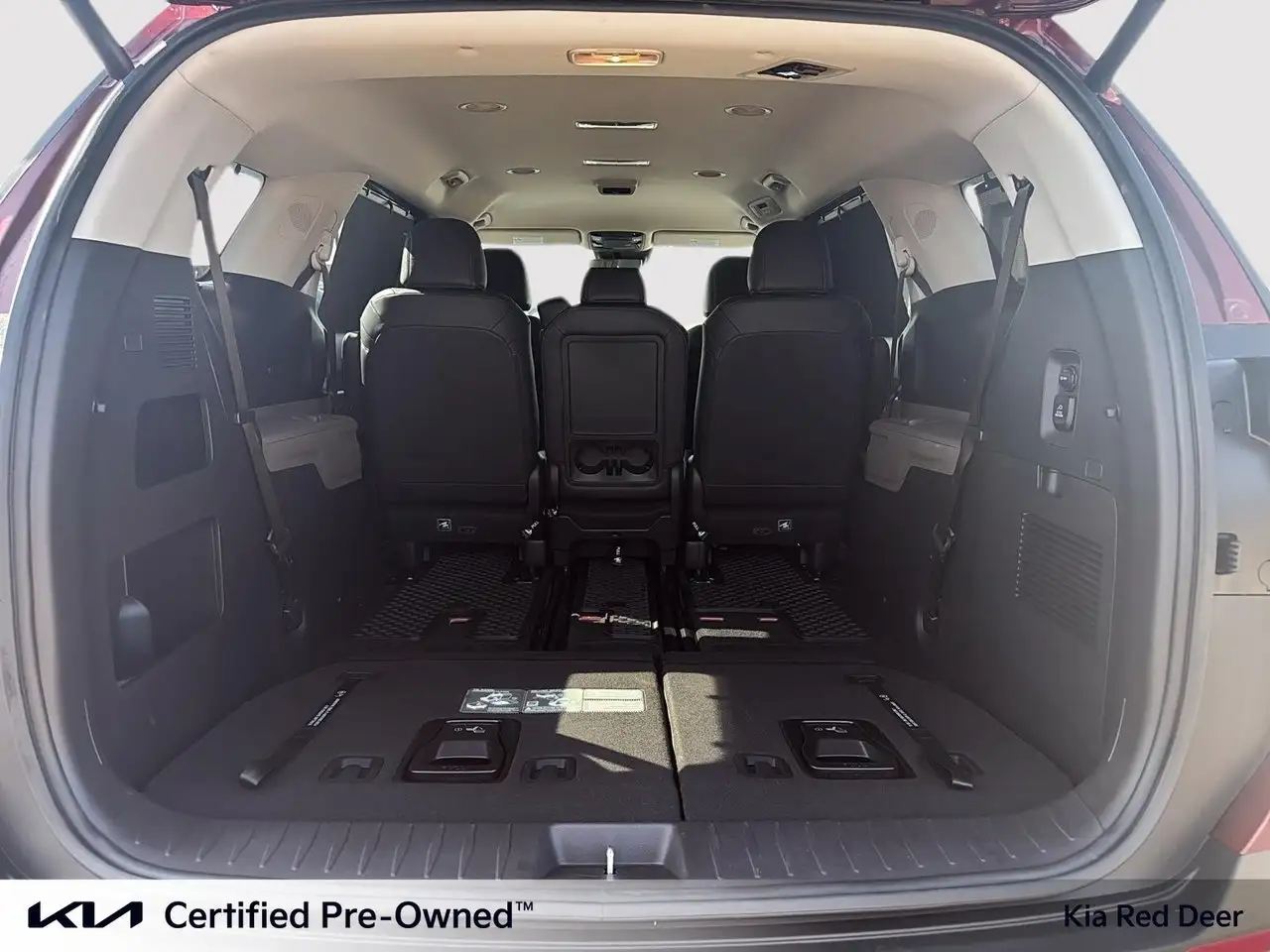 Kia Carnival photo Kia Carnival