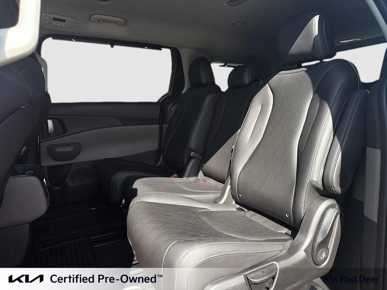 Kia Carnival photo Kia Carnival