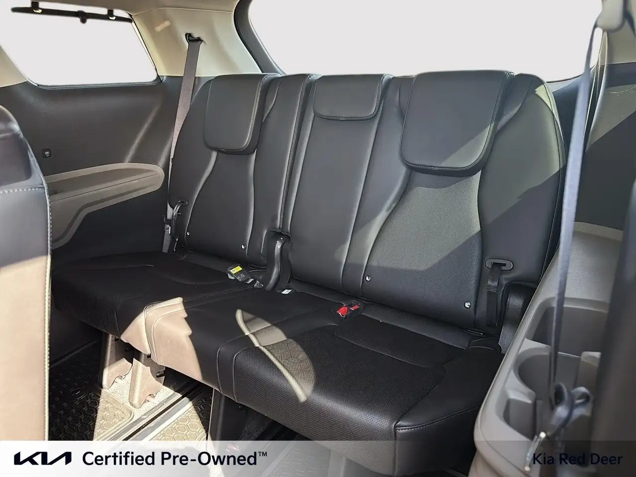 Kia Carnival photo Kia Carnival