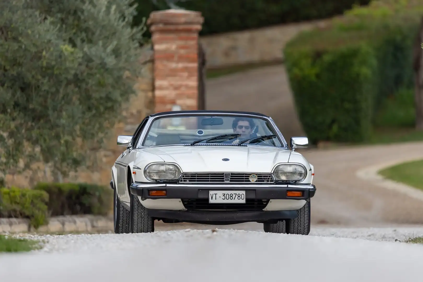 Jaguar XJSC - 1