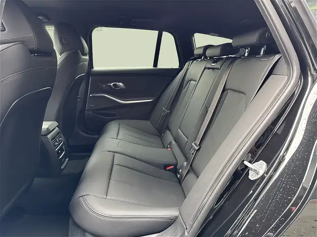 BMW 330 e xDrive M Paket Pro | ACC | Carbon Interieur | 19 Ansicht 11