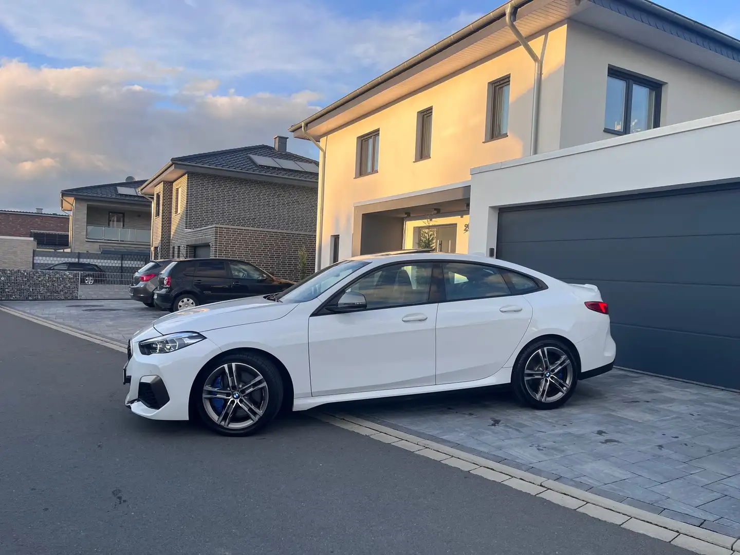 BMW 235 M235i xDrive Gran Coupe/M-SITE/HEAD-UP/PANO/LED Weiß - 2
