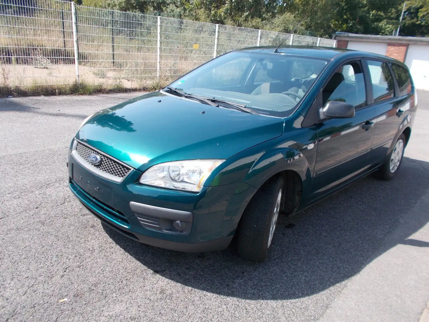 Ford Focus Turnier Fun X-Klima-AHK Grün - 1