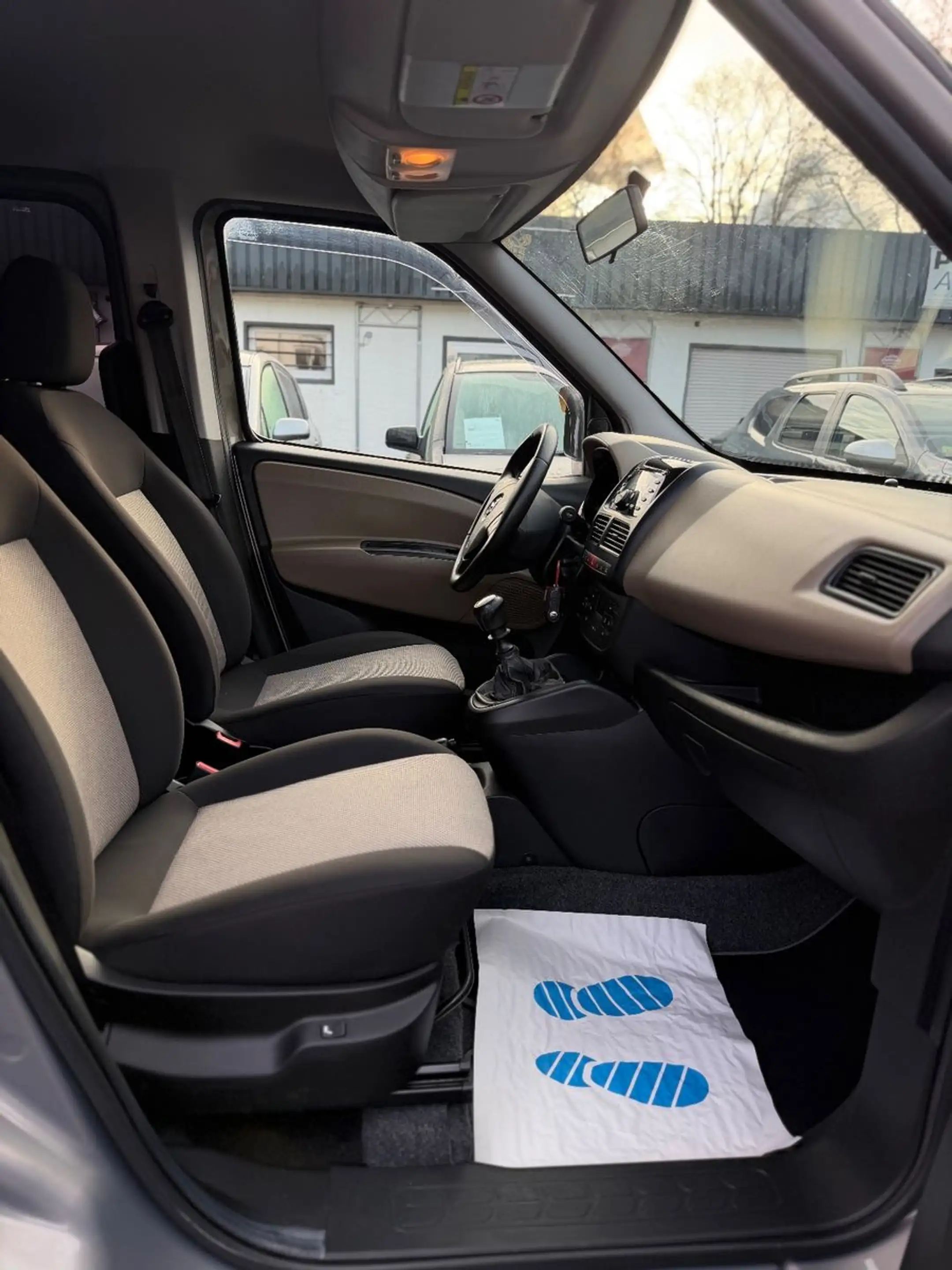 Opel Combo D Edition*L1-H1*TEMPOMAT*7-SITZER*AHK*ALU* — photo 15