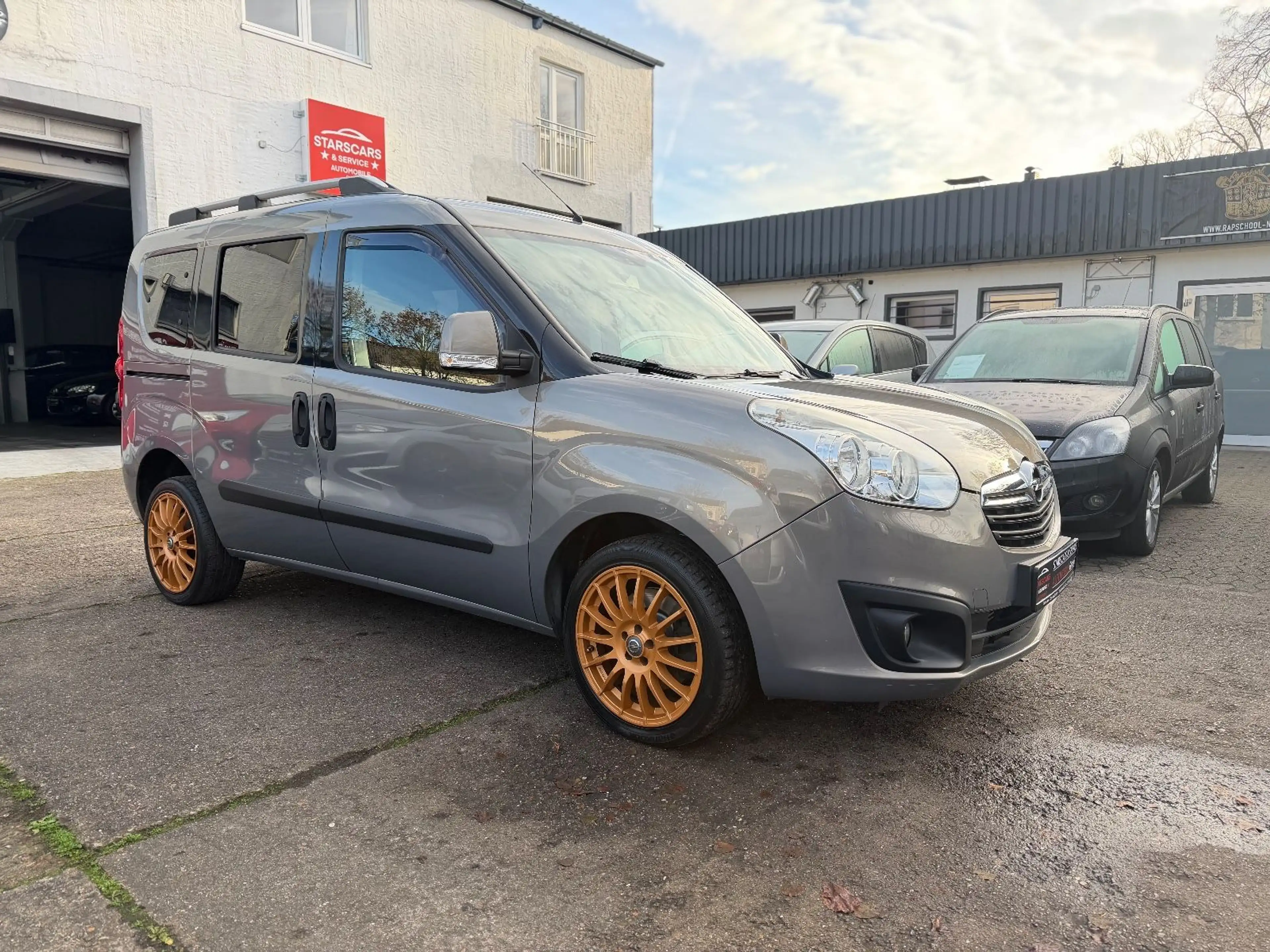 Opel Combo D Edition*L1-H1*TEMPOMAT*7-SITZER*AHK*ALU* — photo 10