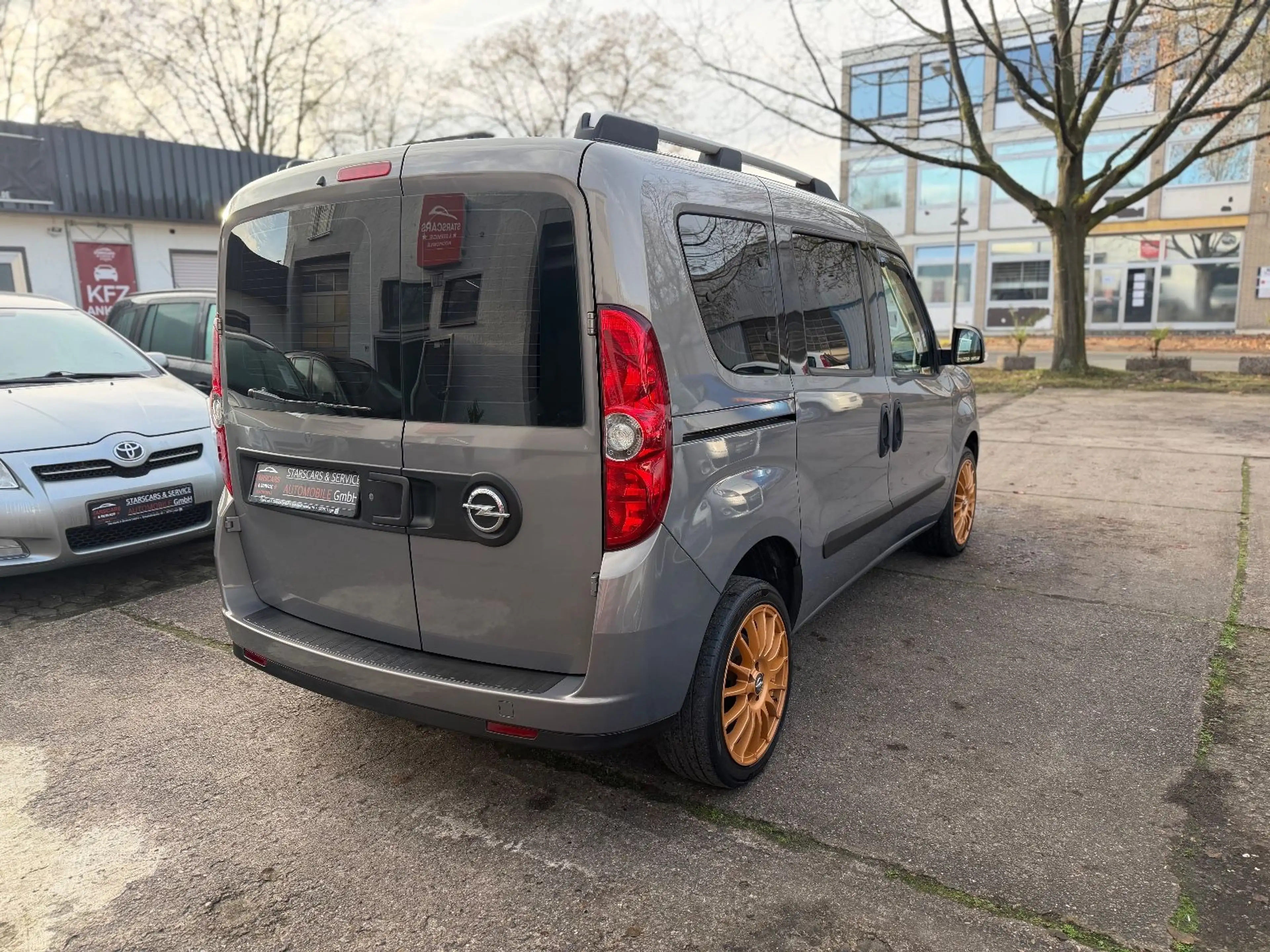 Opel Combo D Edition*L1-H1*TEMPOMAT*7-SITZER*AHK*ALU* — photo 9