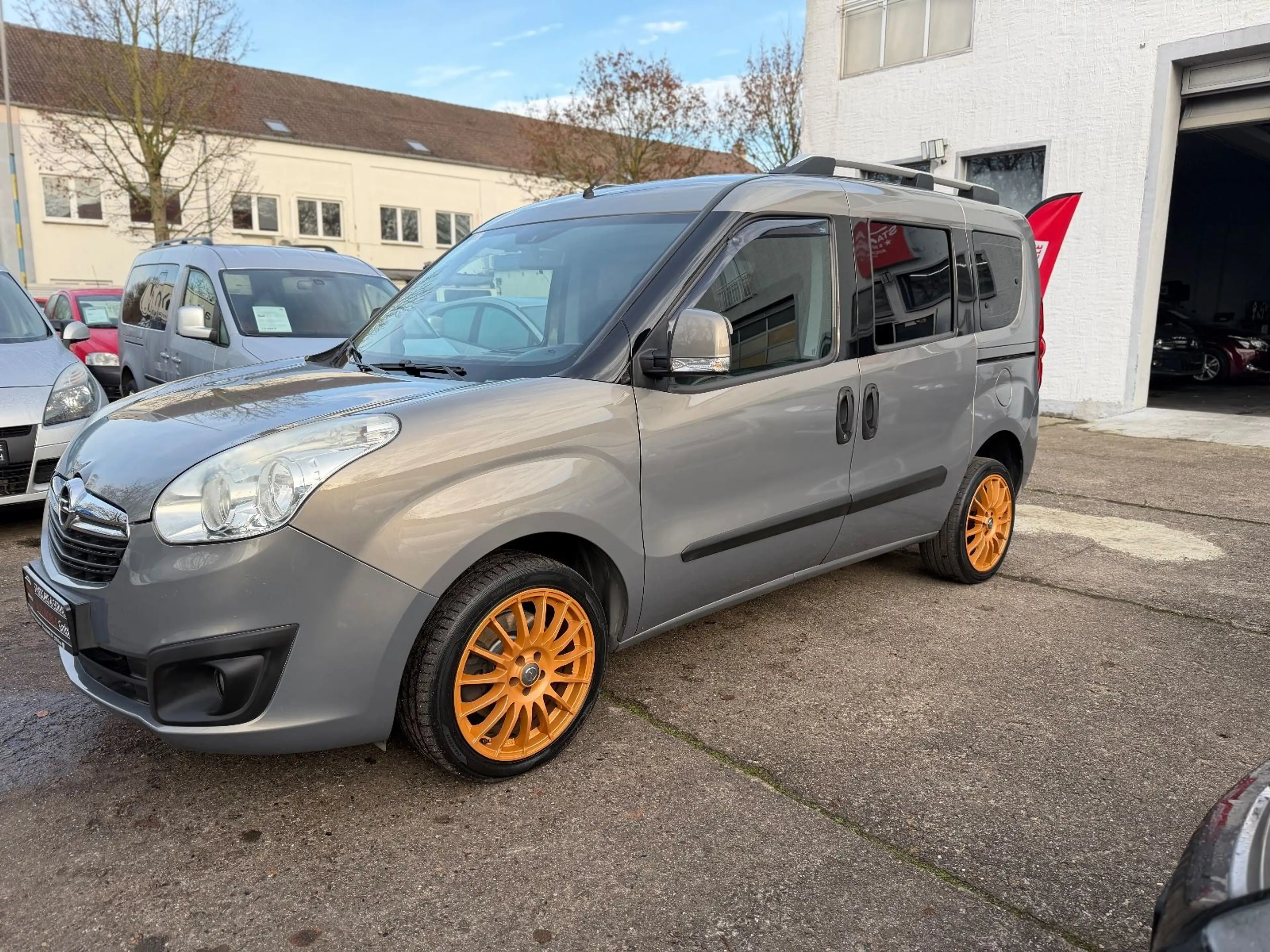 Opel Combo D Edition*L1-H1*TEMPOMAT*7-SITZER*AHK*ALU* — photo 4