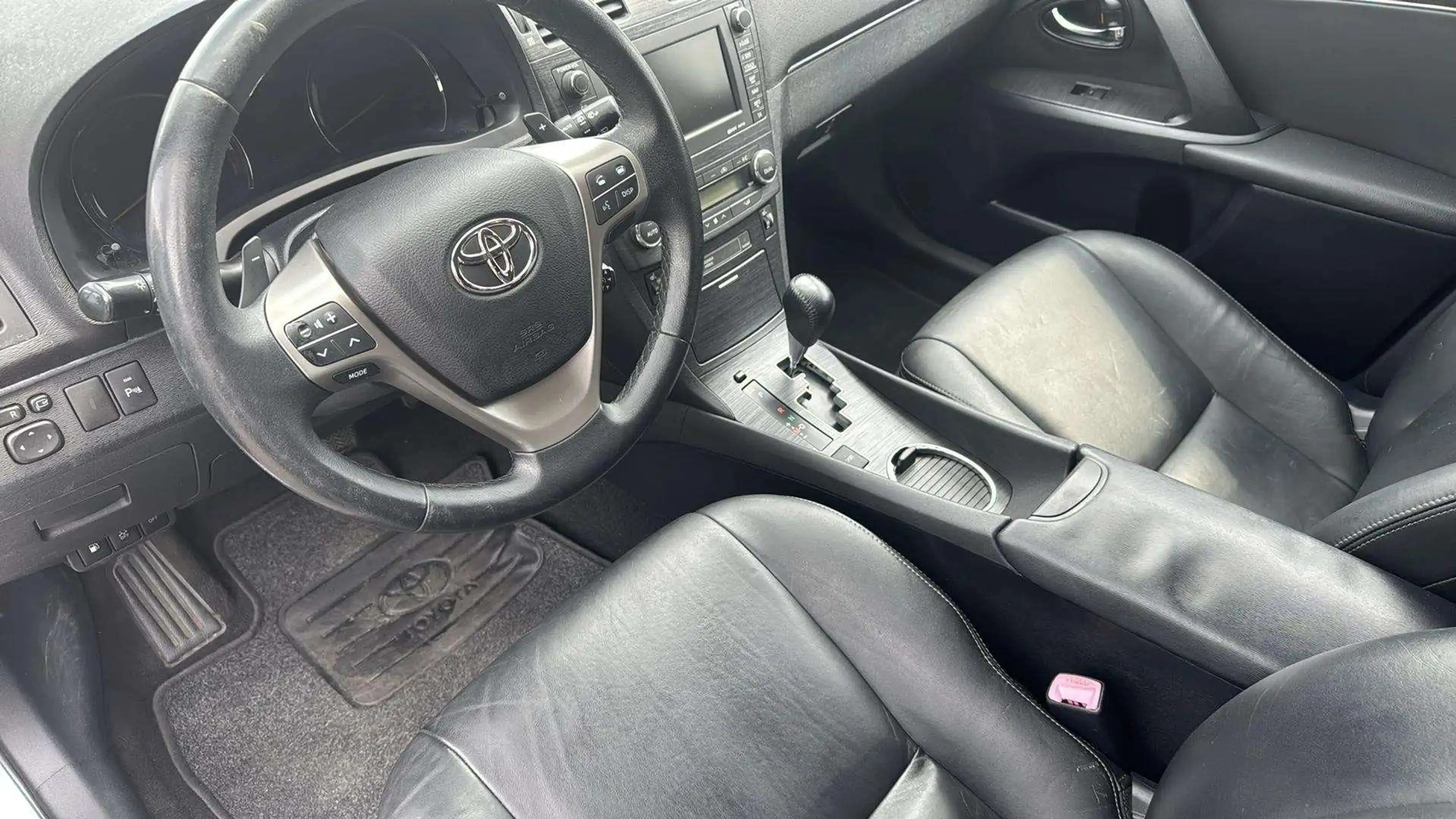 Toyota Avensis Executive*Automatik*1.Hand*SHZ*Kamera*Leder*Navi — photo 10