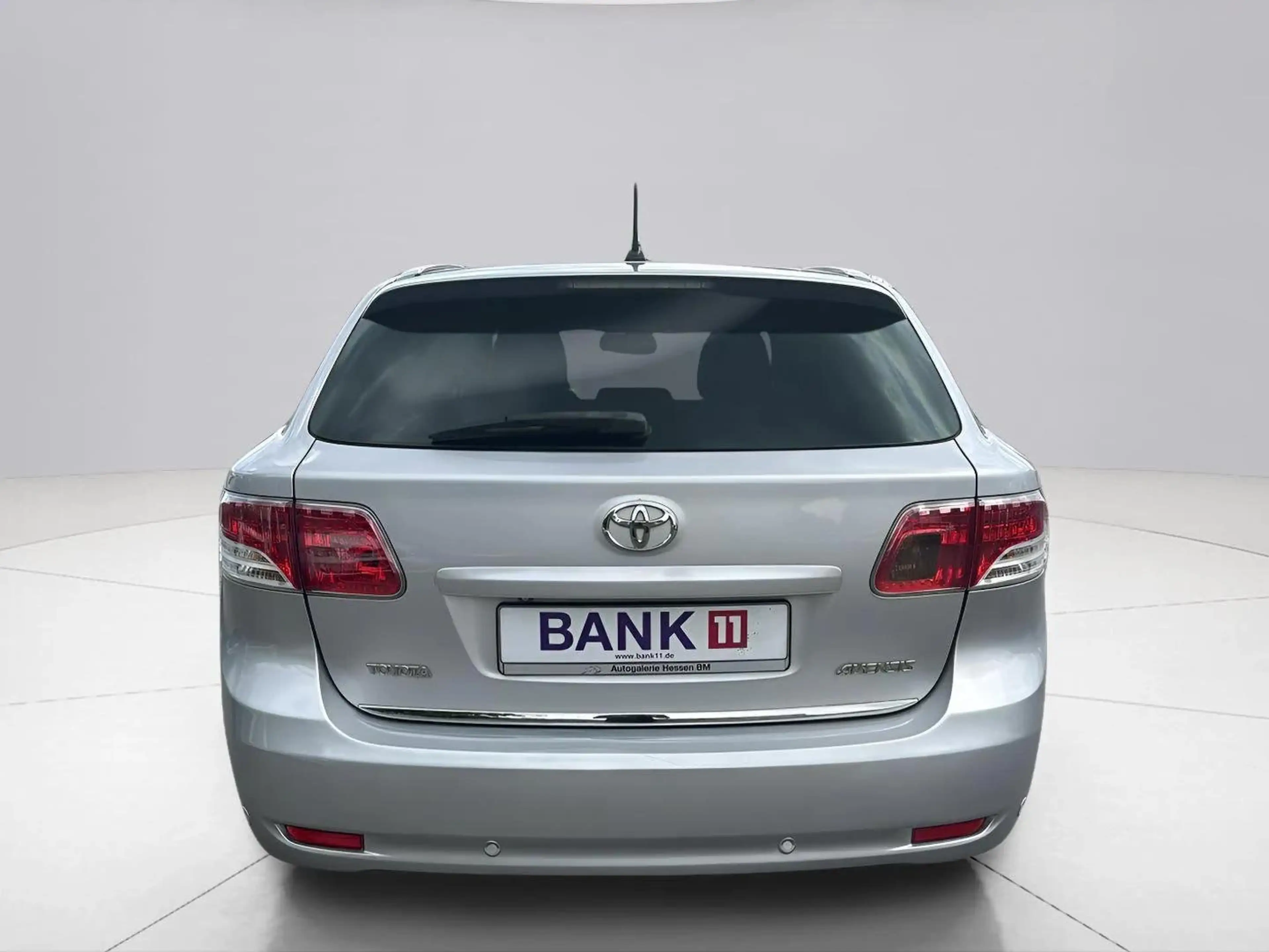 Toyota Avensis Executive*Automatik*1.Hand*SHZ*Kamera*Leder*Navi — photo 6