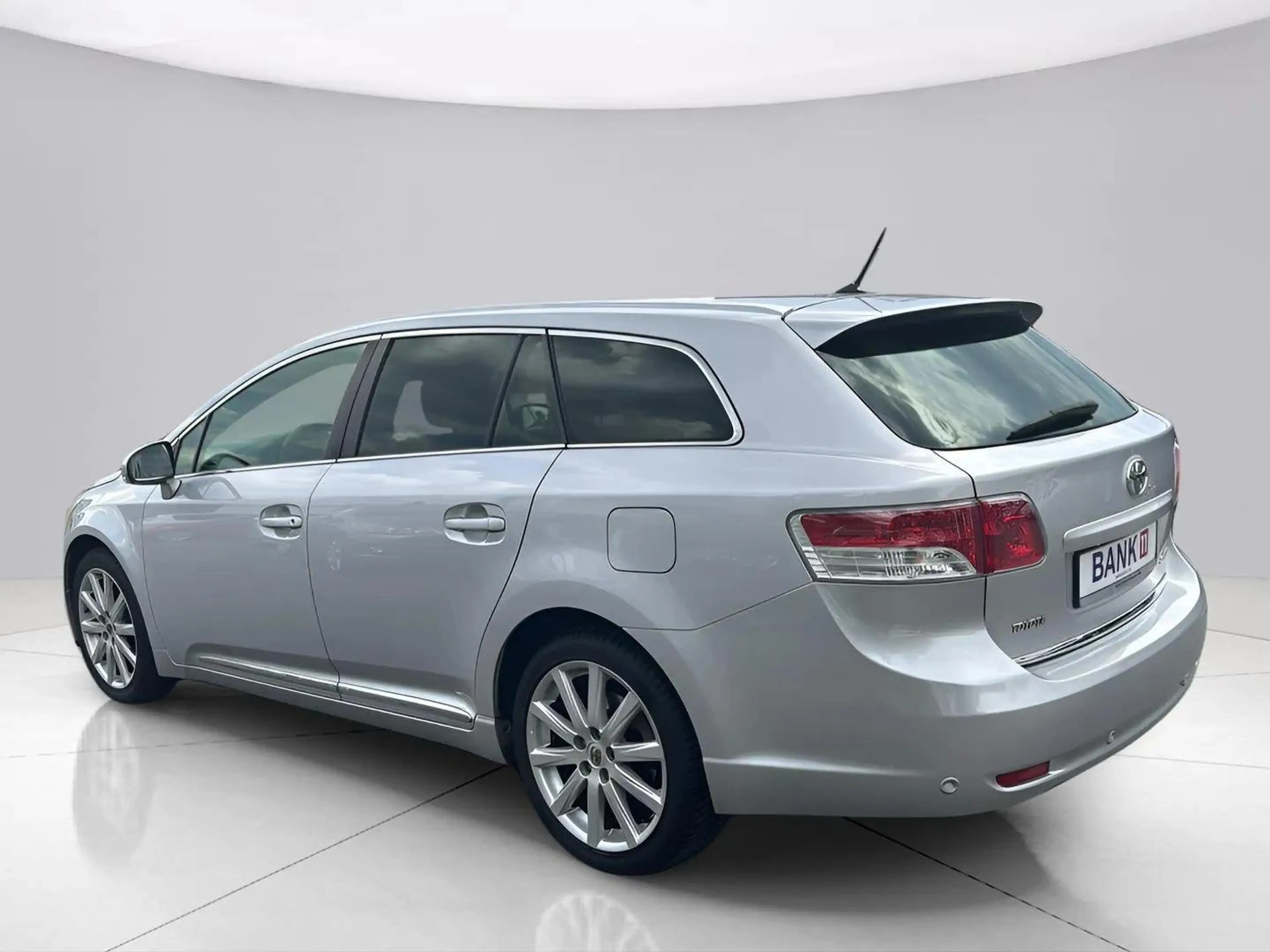 Toyota Avensis Executive*Automatik*1.Hand*SHZ*Kamera*Leder*Navi — photo 5