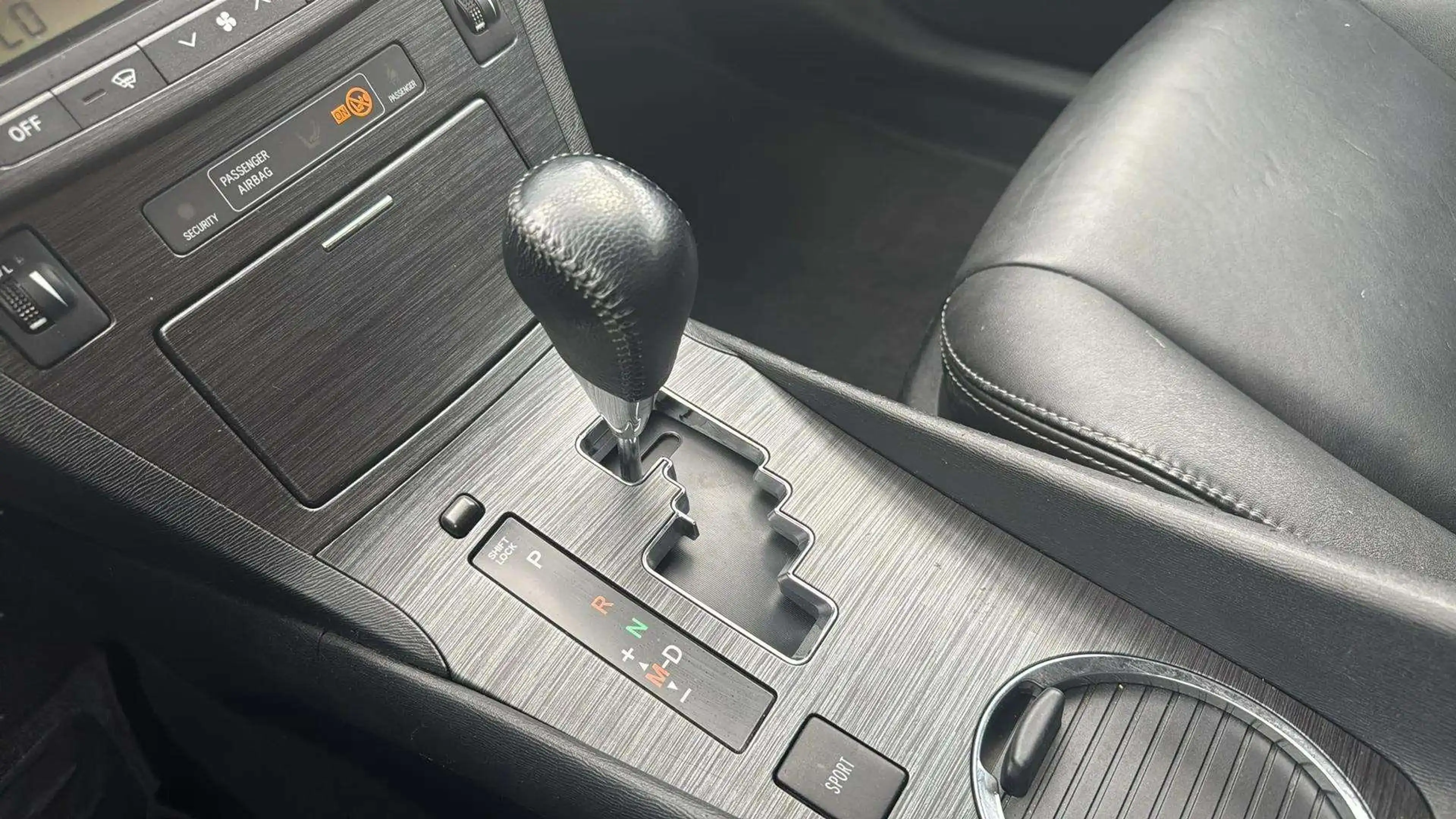 Toyota Avensis Executive*Automatik*1.Hand*SHZ*Kamera*Leder*Navi — photo 11