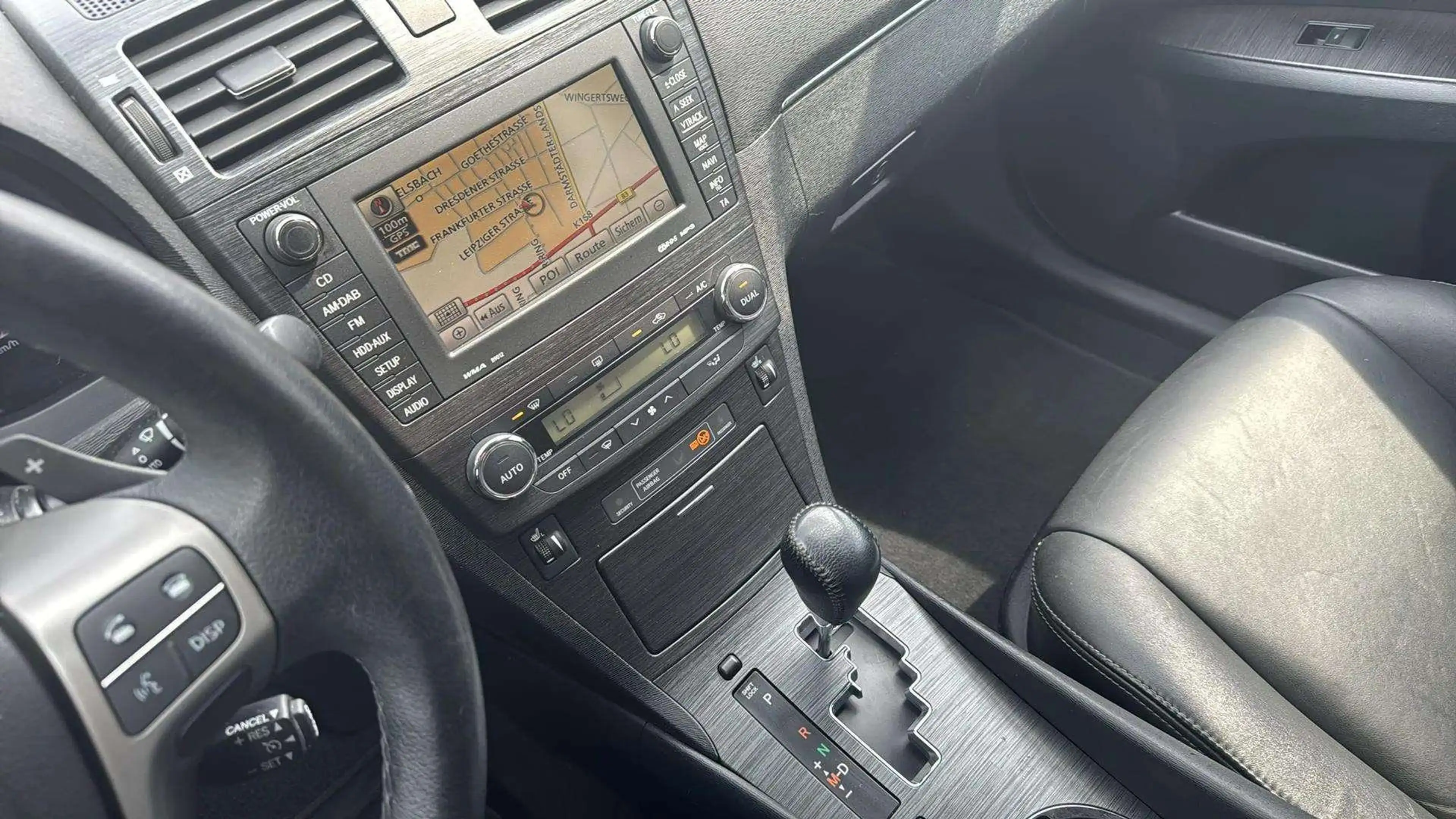 Toyota Avensis Executive*Automatik*1.Hand*SHZ*Kamera*Leder*Navi — photo 13