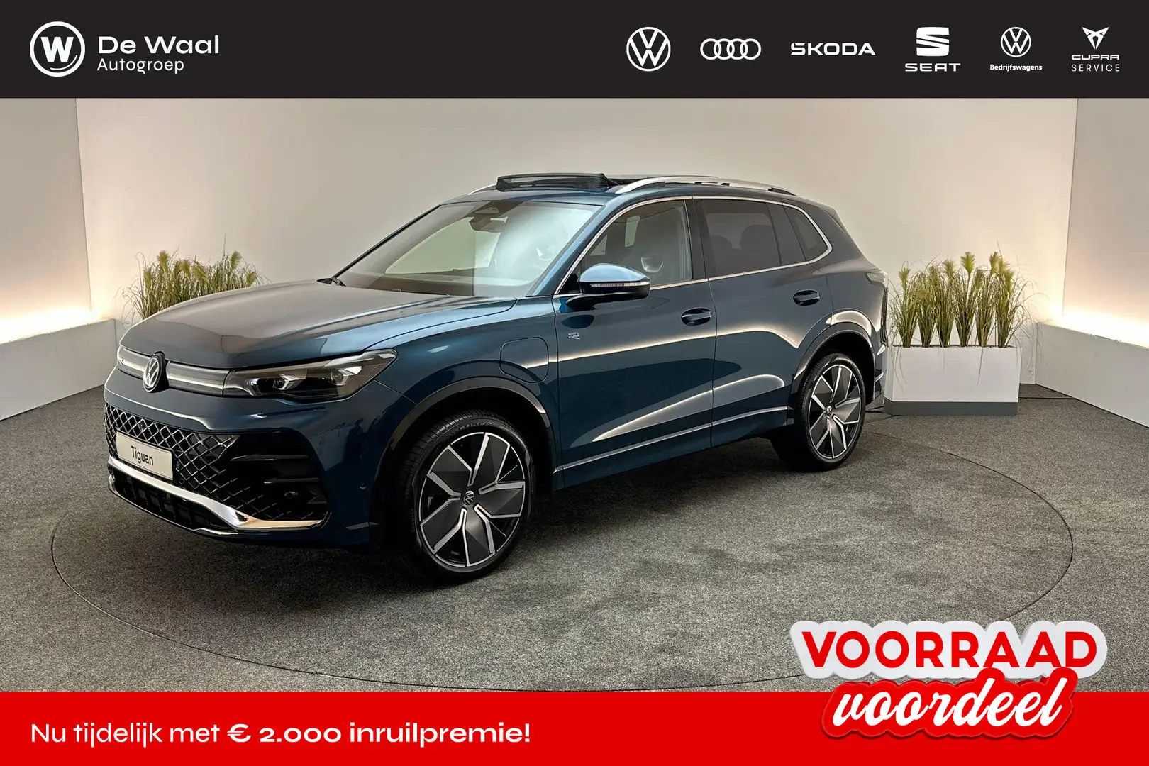 Volkswagen Tiguan R-Line-Edition 1.5 DSG eHybrid Синій - 1