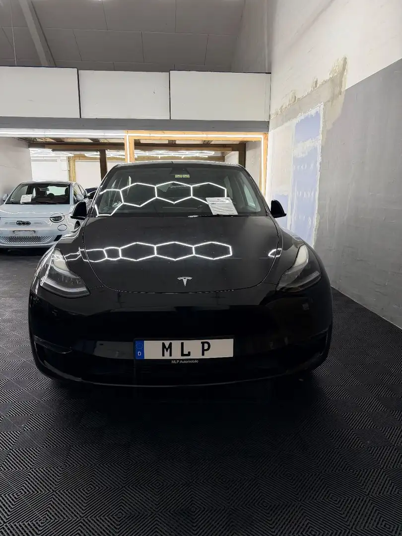 Tesla Model Y Long Range Dual AWD Noir - 1