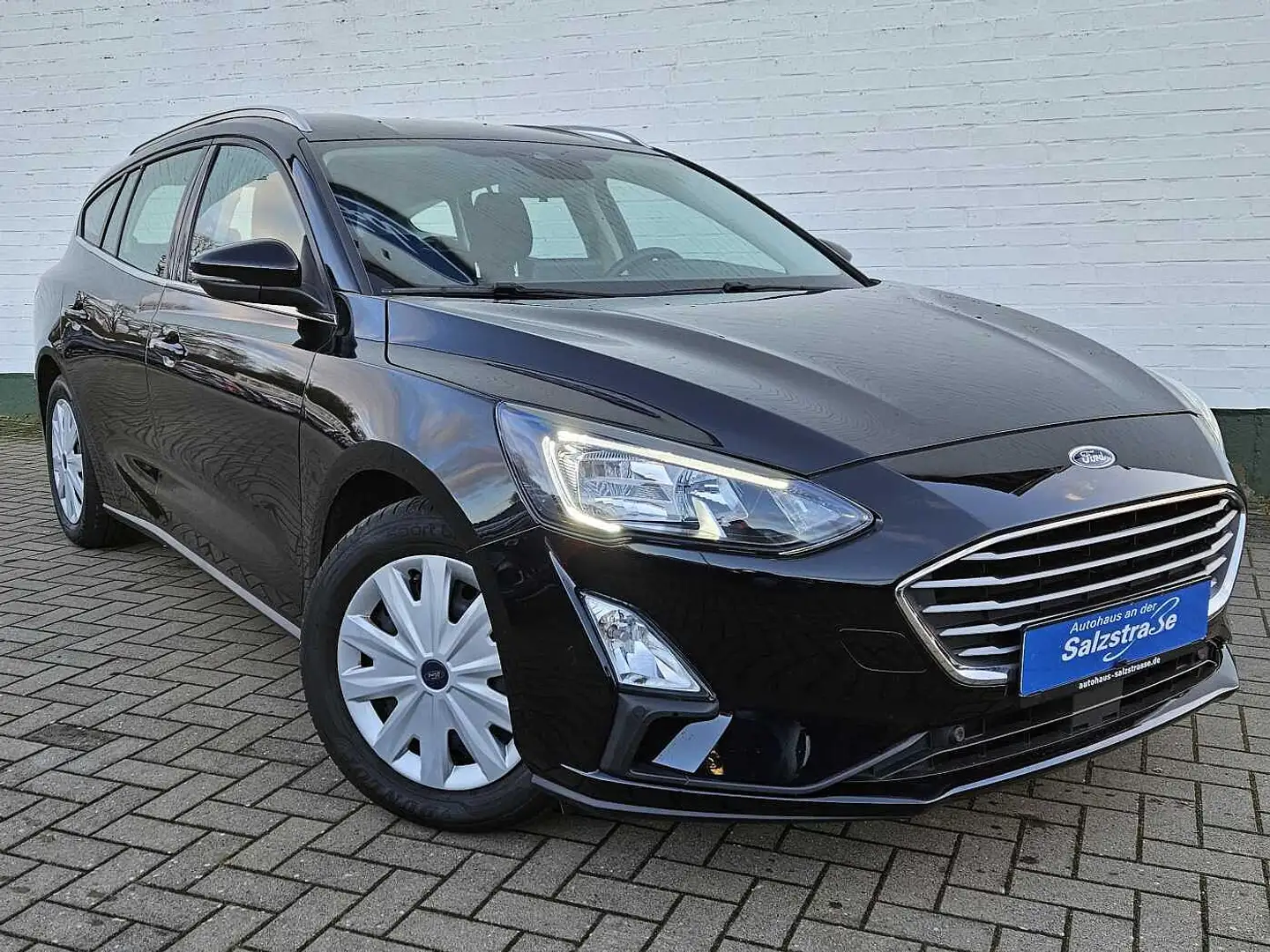 Ford Focus COOL&CONNECT*LED*PDC*WiPa*Navi* Schwarz - 2