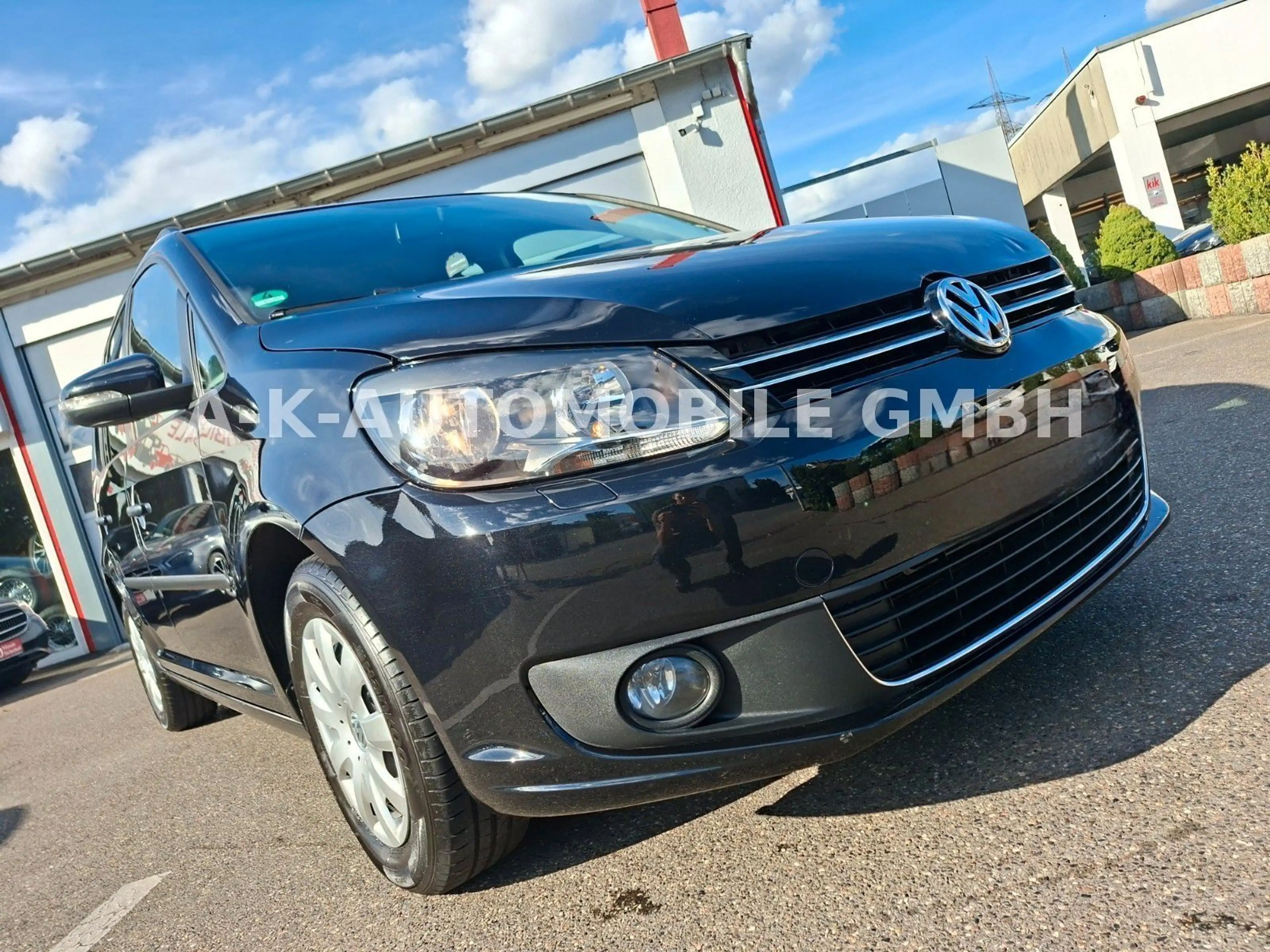Volkswagen Touran Trendline — photo 12
