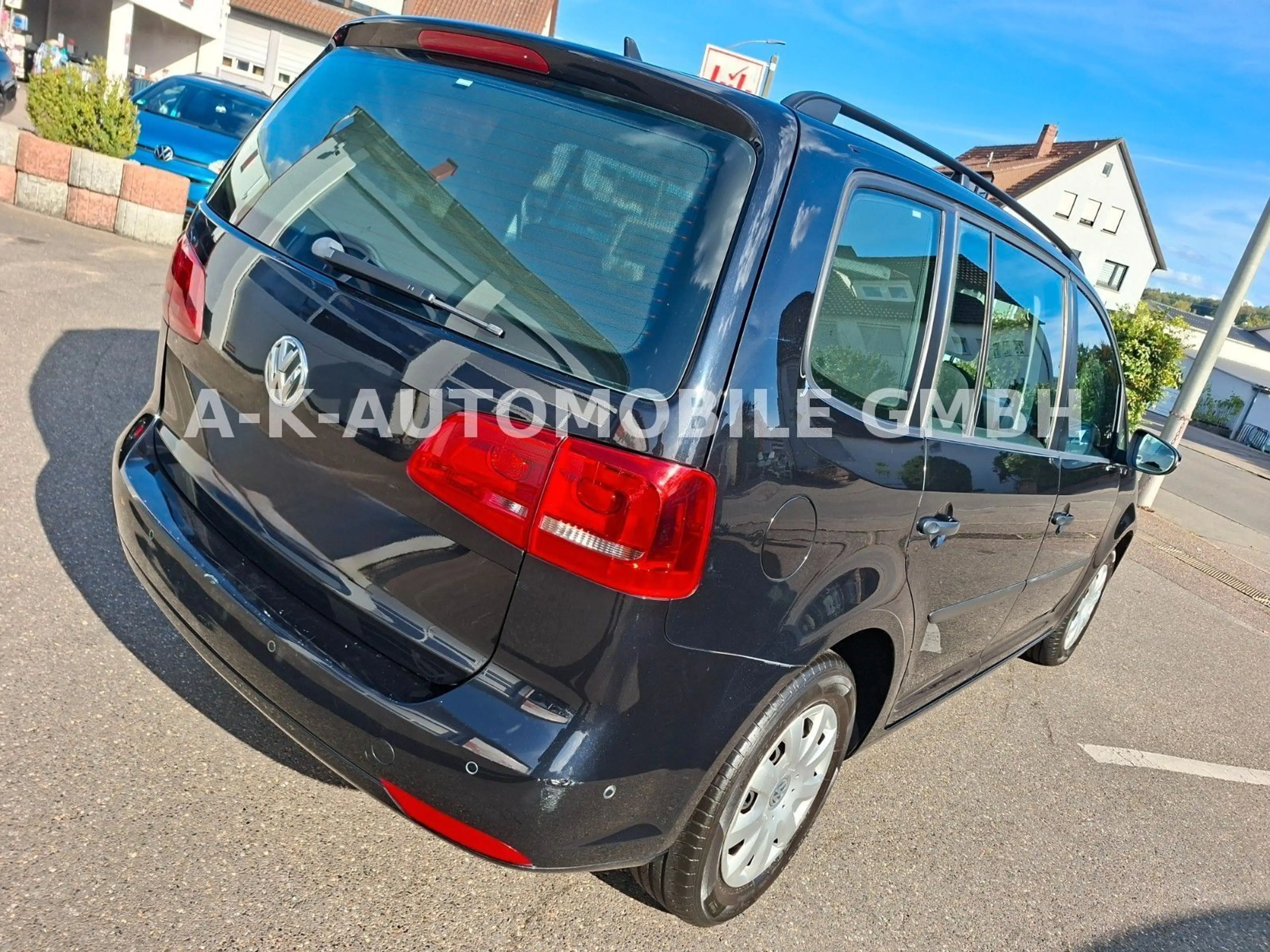 Volkswagen Touran Trendline — photo 9