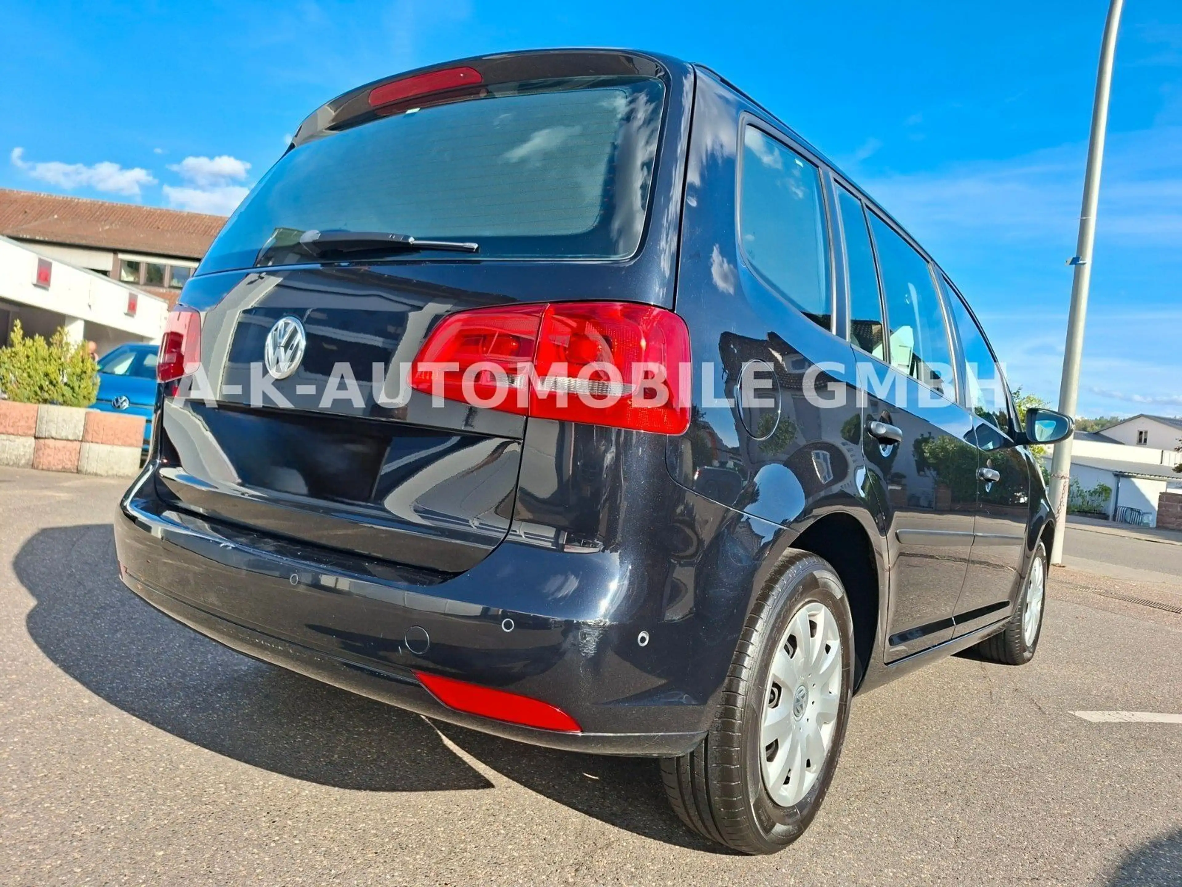 Volkswagen Touran Trendline — photo 10