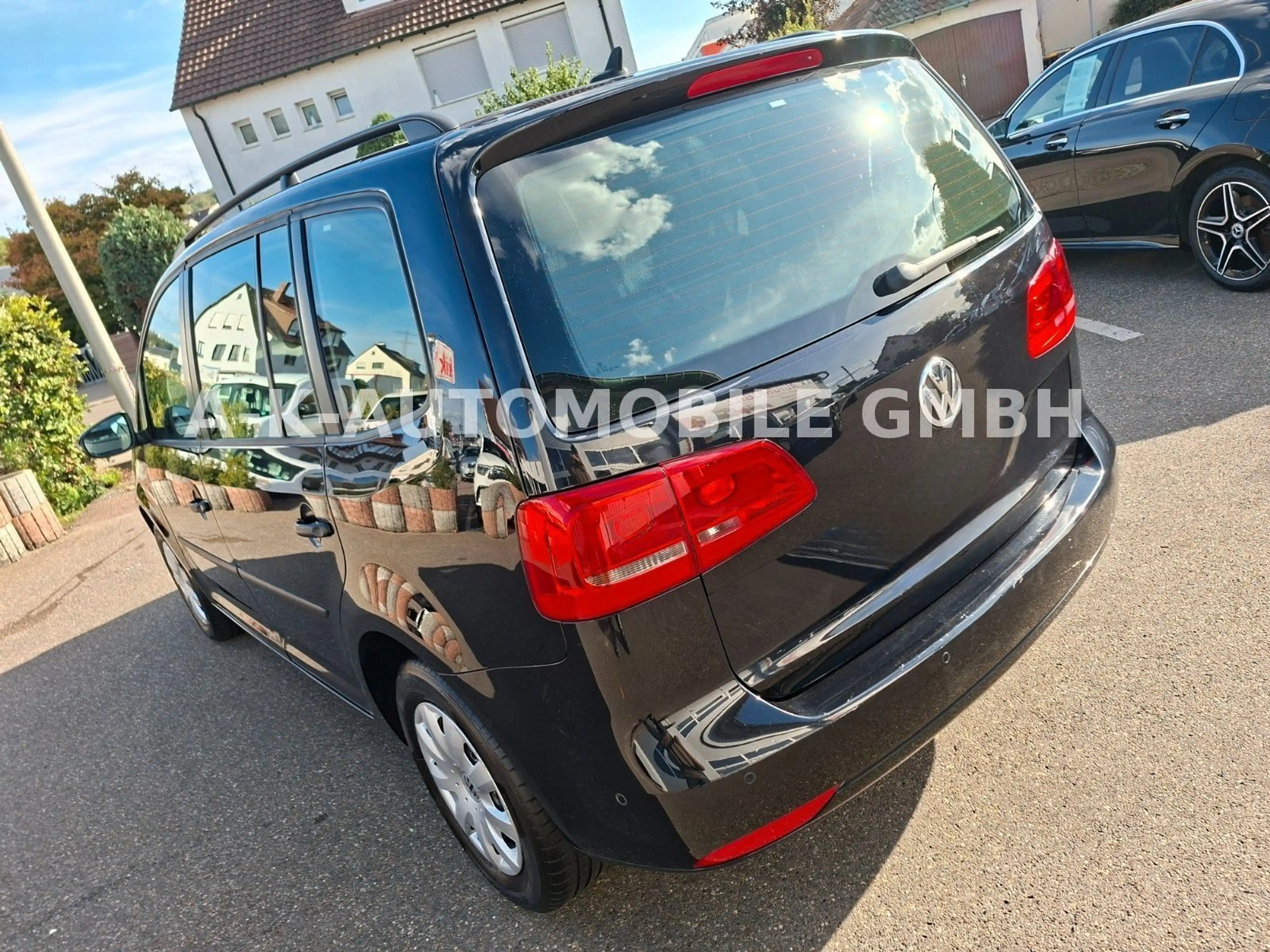 Volkswagen Touran Trendline — photo 7