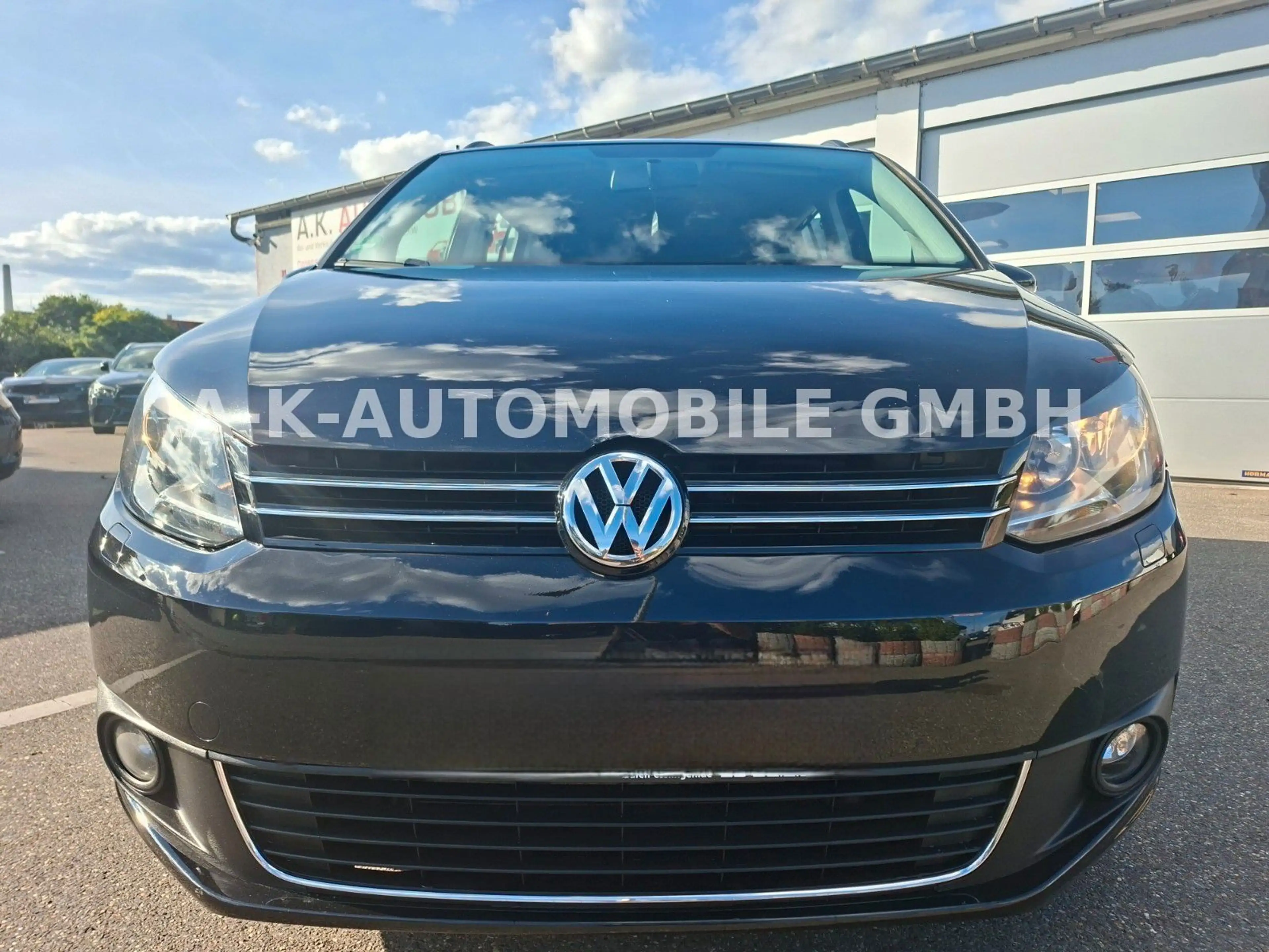 Volkswagen Touran Trendline — photo 3