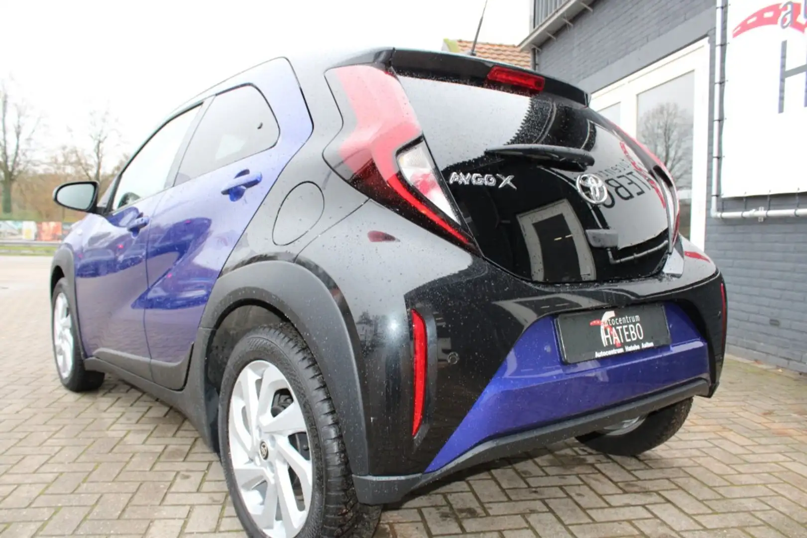 Toyota Aygo X 1.0 VVT-I MT PULSE Camera Apple Car Play Climate& Blauw - 2