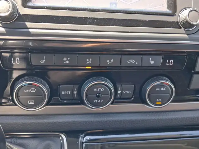Volkswagen Multivan view 15