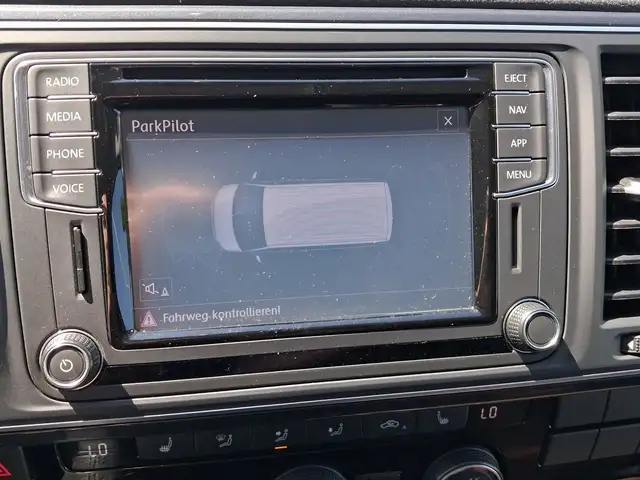 Volkswagen Multivan view 12