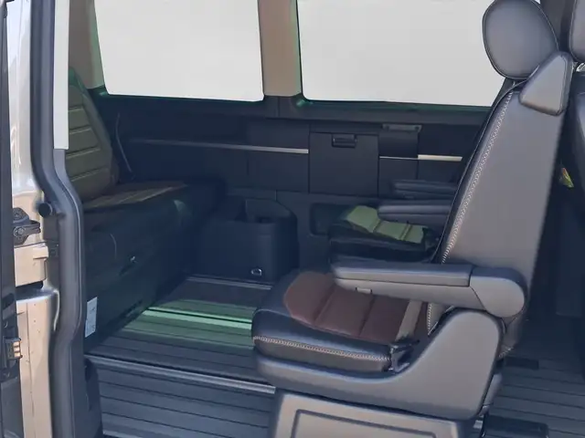 Volkswagen Multivan view 6