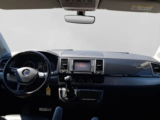 Volkswagen Multivan view 5