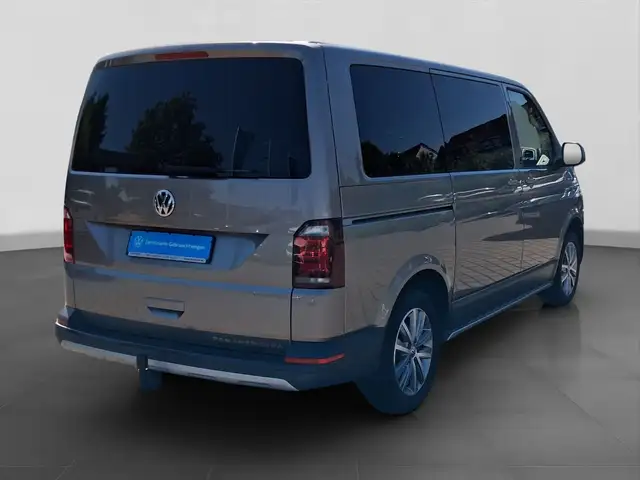 Volkswagen Multivan view 3