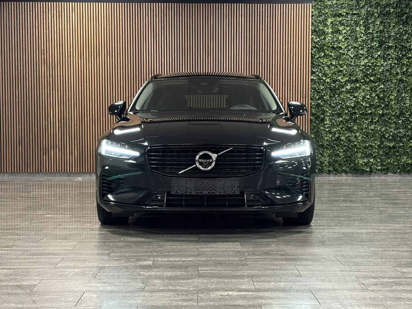 Volvo V60 T6 AWD Recharge R-Design Schuifdak | 360° Camera | Чорний - 2