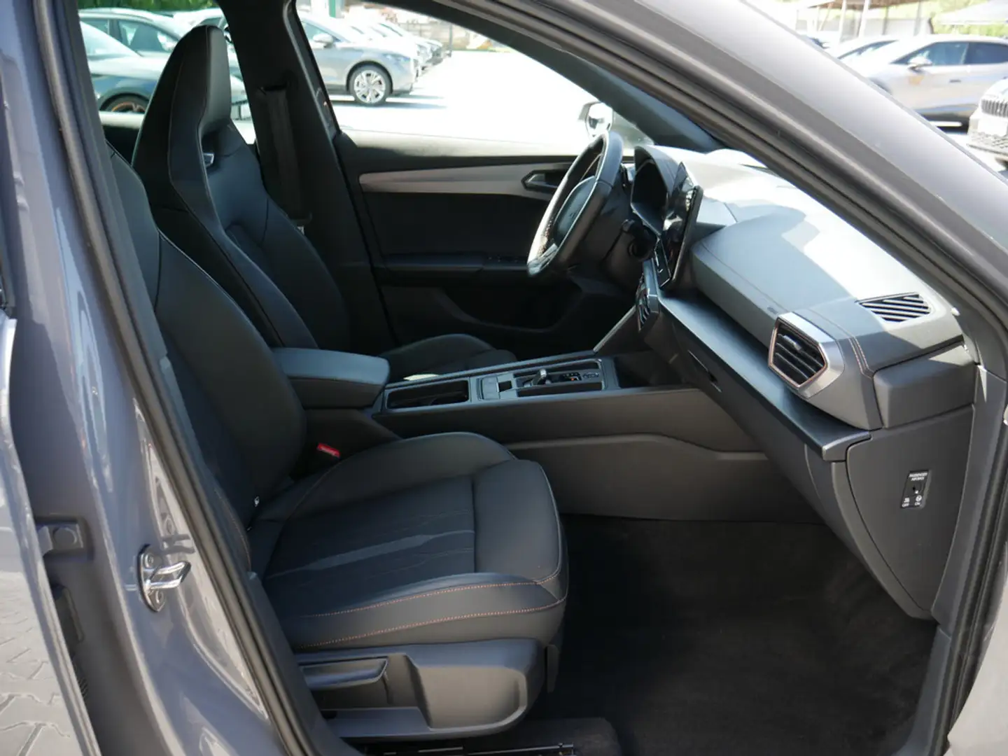 CUPRA Formentor 2.0 TSI VZ 4Drive COPPER ACC LED Grau - 2