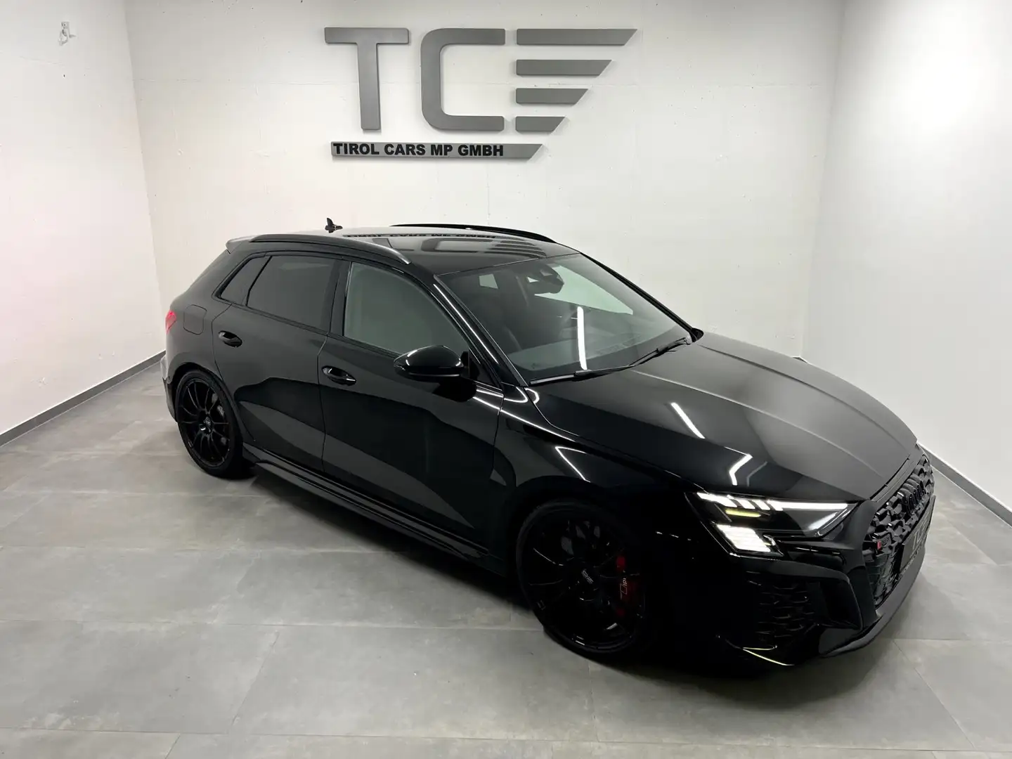 Audi RS3 SB HGP Umbau, OZ, Ceramicbremse, ACC, Keyless, Schwarz - 1
