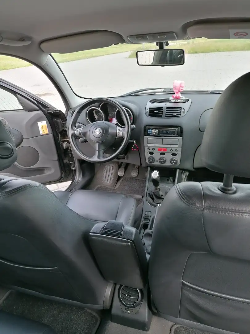 Alfa Romeo 147 147 1.6 TS Distinctive - 2