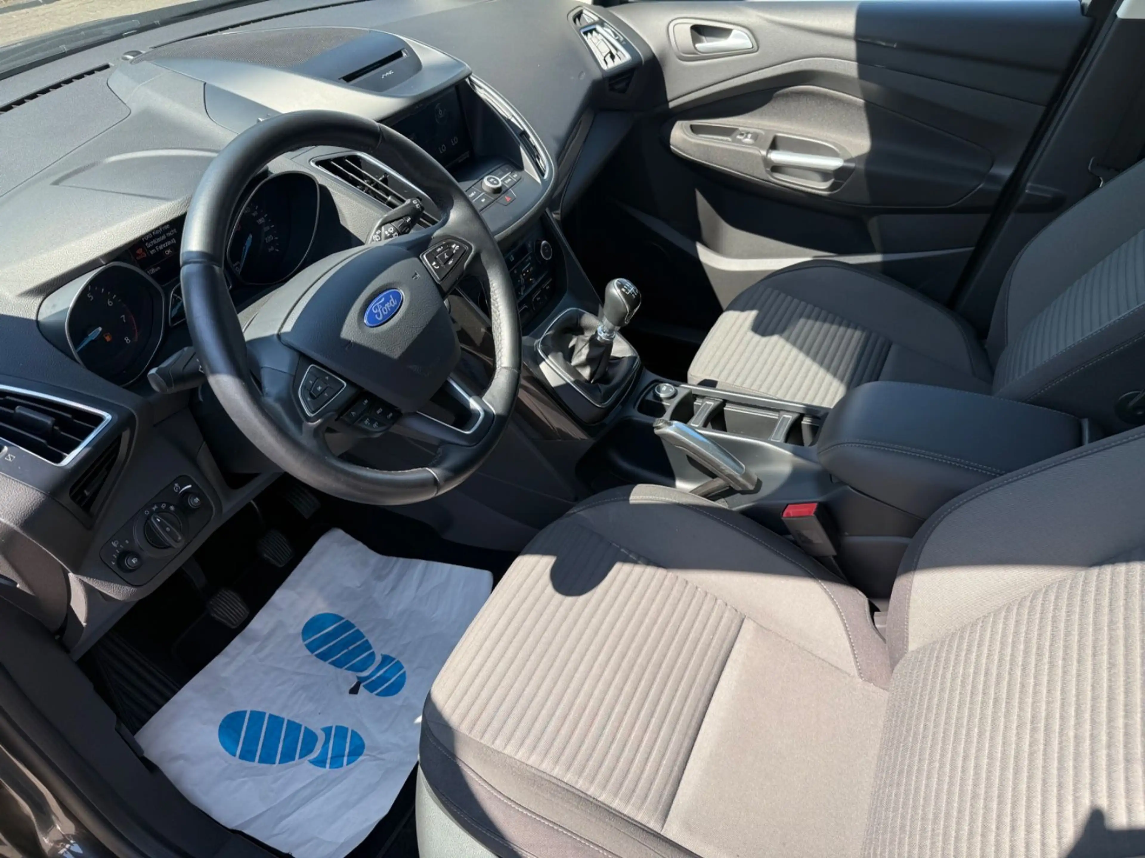 Ford C-Max C-MAX Titanium — photo 9