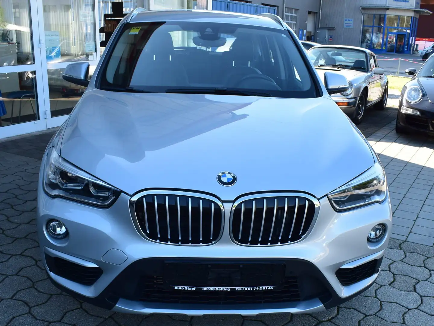 BMW X1 xDrive 20 i xLine, Autom,Head-UP, Leder Grau - 2