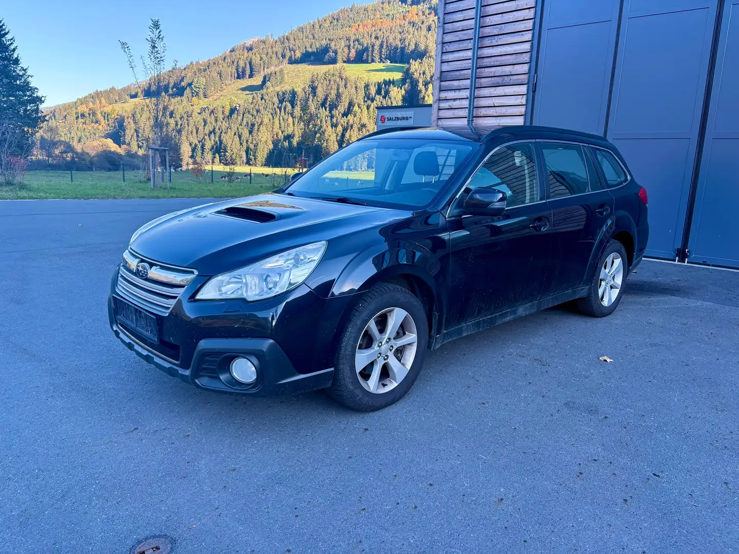 Subaru OUTBACK Outback Touring Wagon 2,0 D Comfort AWD CVT Comfort Schwarz - 2