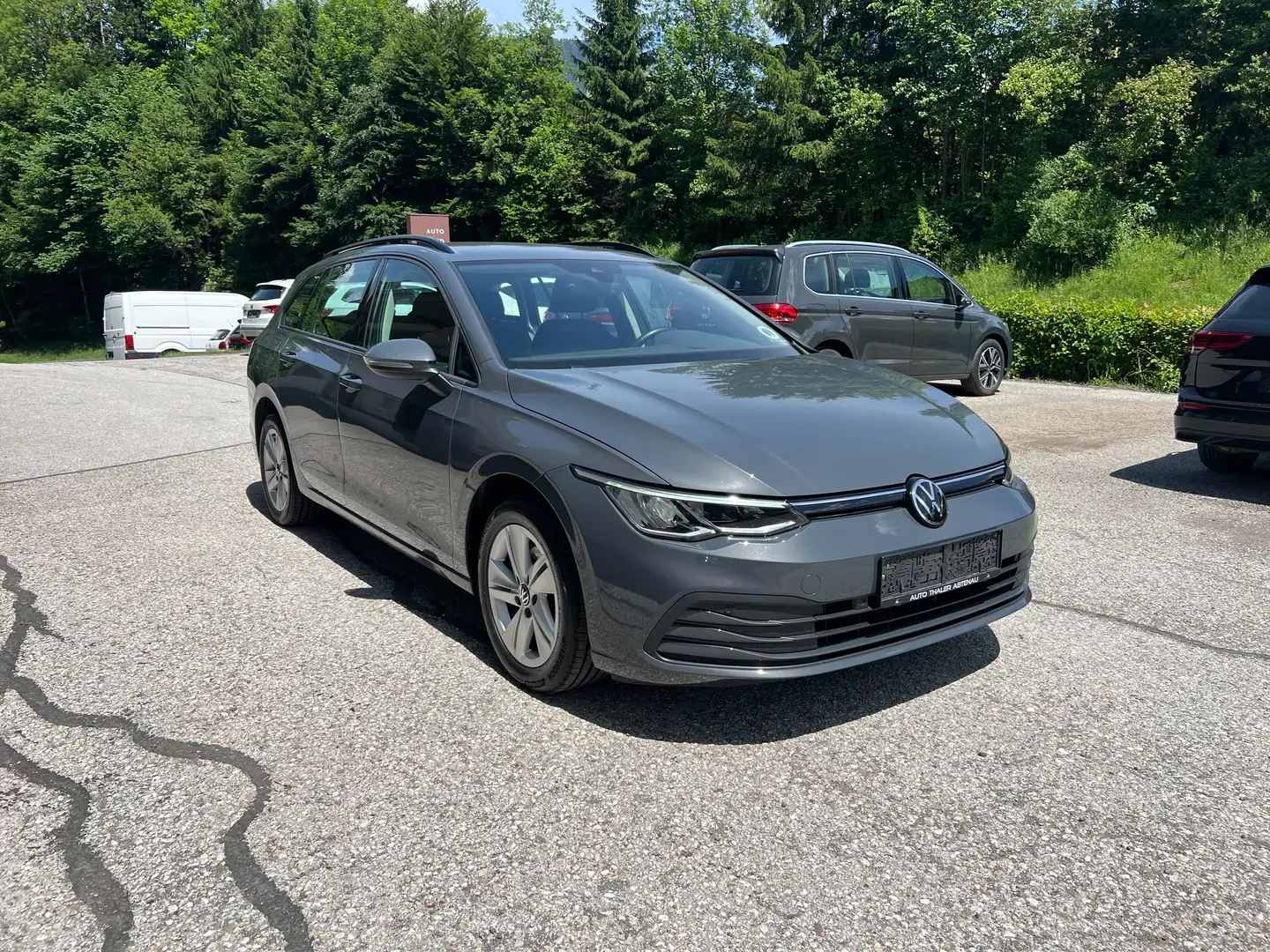 Volkswagen Golf Variant 1,0 TSI Life Grau - 2