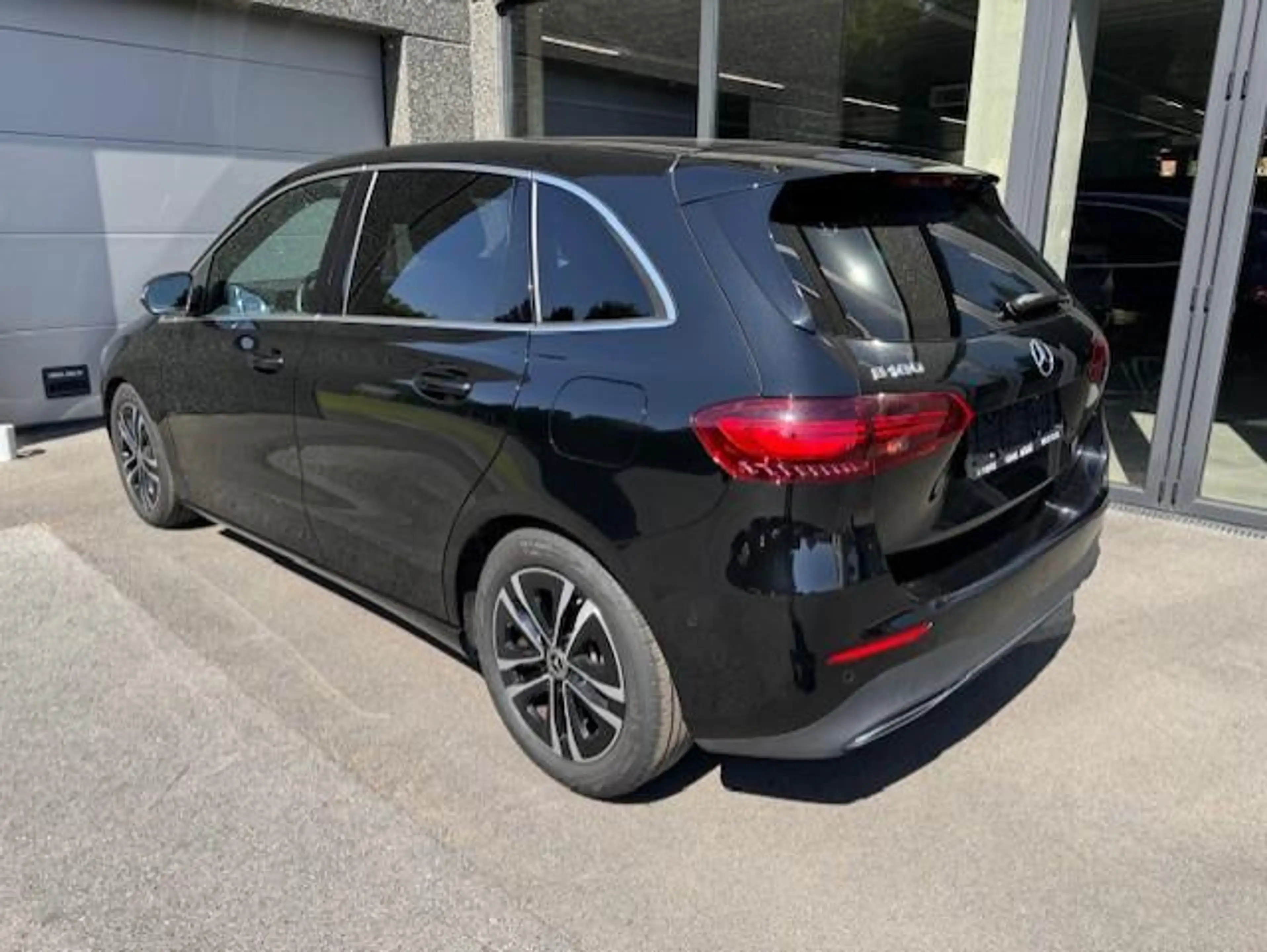 Mercedes-Benz B 180 Business Line — photo 7