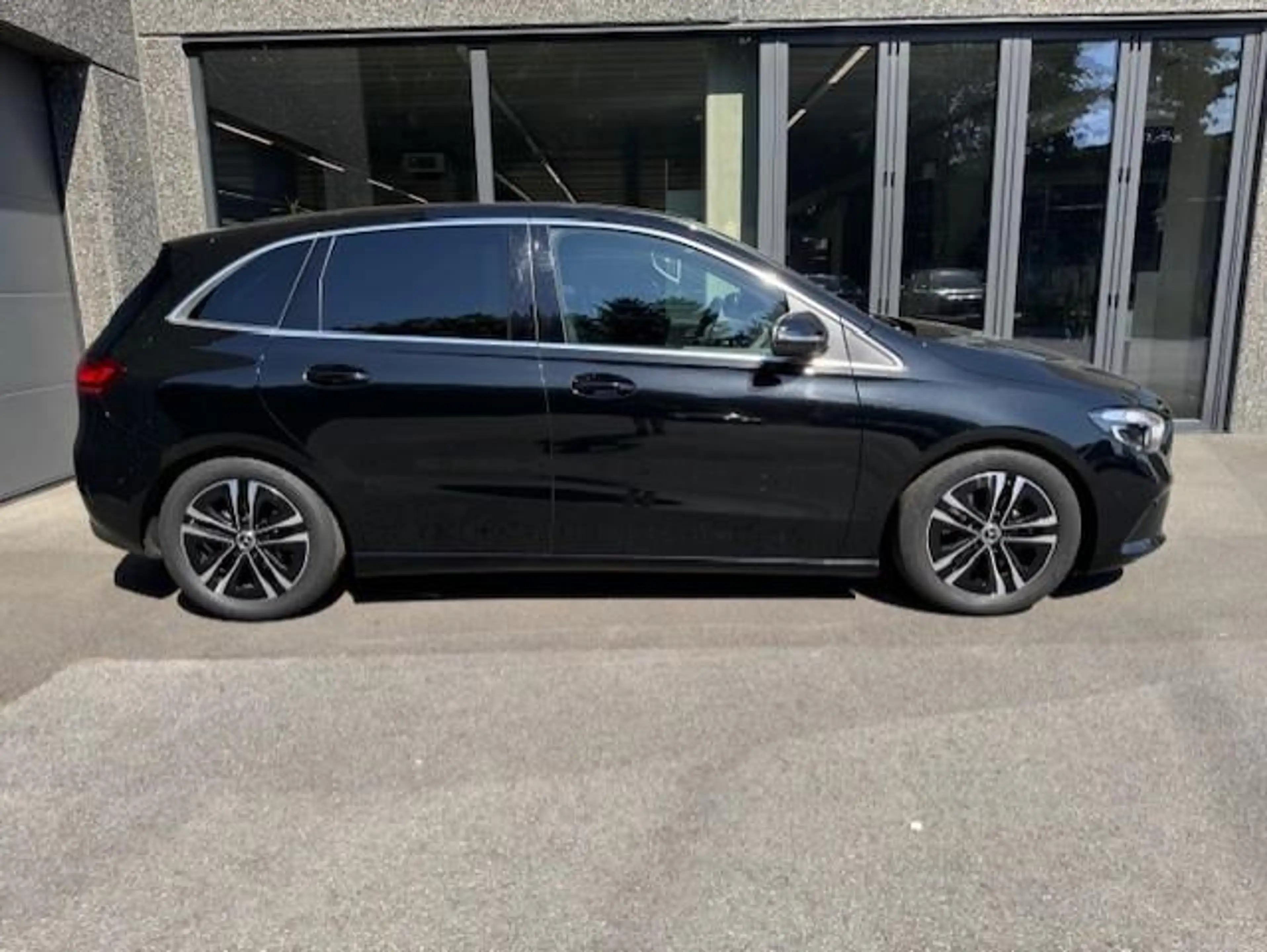 Mercedes-Benz B 180 Business Line — photo 5