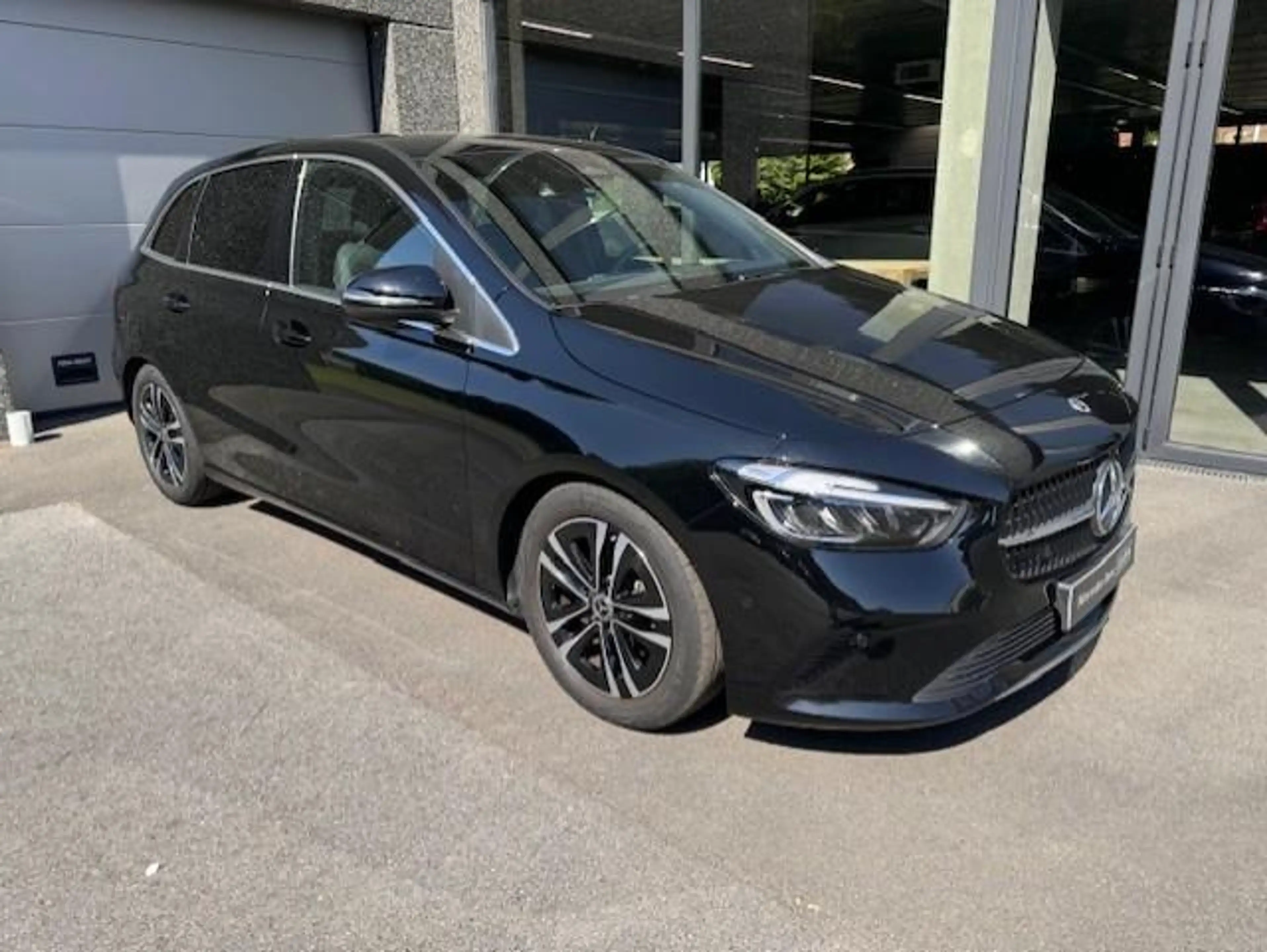 Mercedes-Benz B 180 Business Line — photo 4